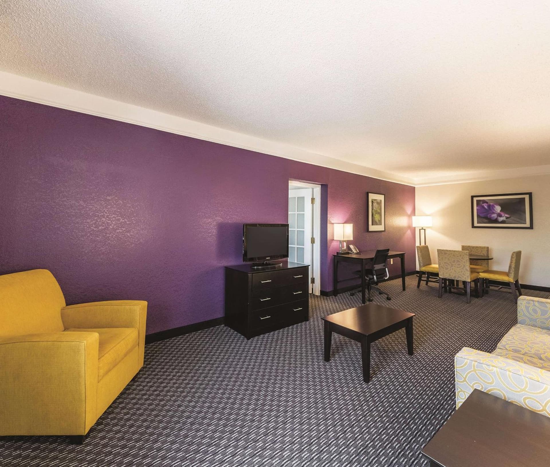 La Quinta Inn & Suites by Wyndham San Antonio Downtown gallery photo in San Antonio, TX — image 15