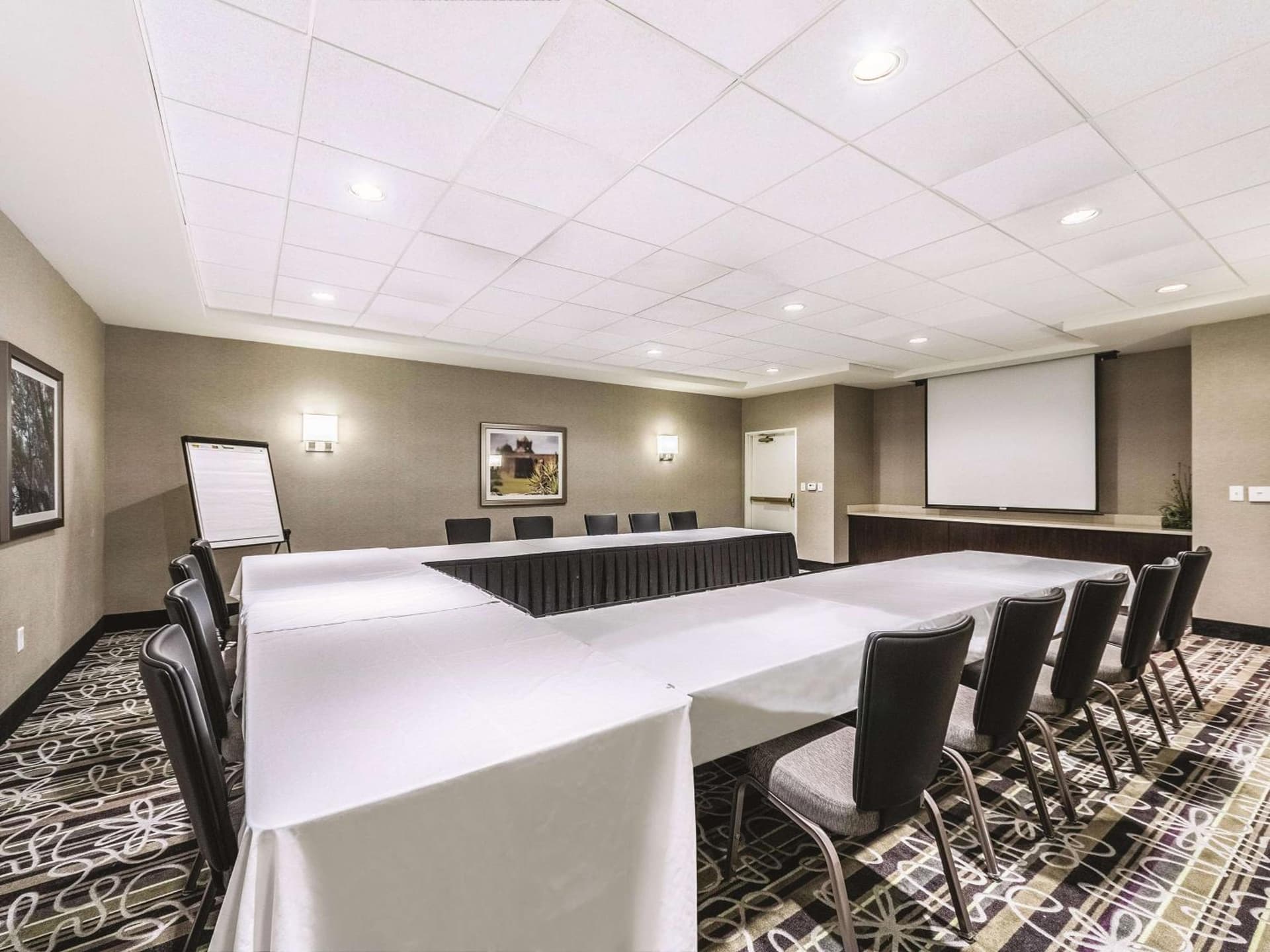 La Quinta Inn & Suites by Wyndham San Antonio Downtown gallery photo in San Antonio, TX — image 20