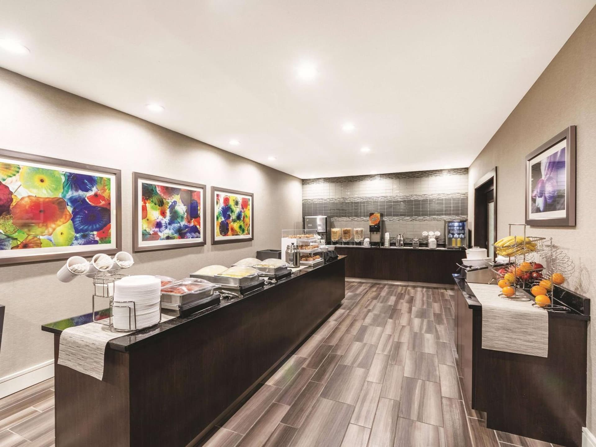 La Quinta Inn & Suites by Wyndham San Antonio Downtown gallery photo in San Antonio, TX — image 28