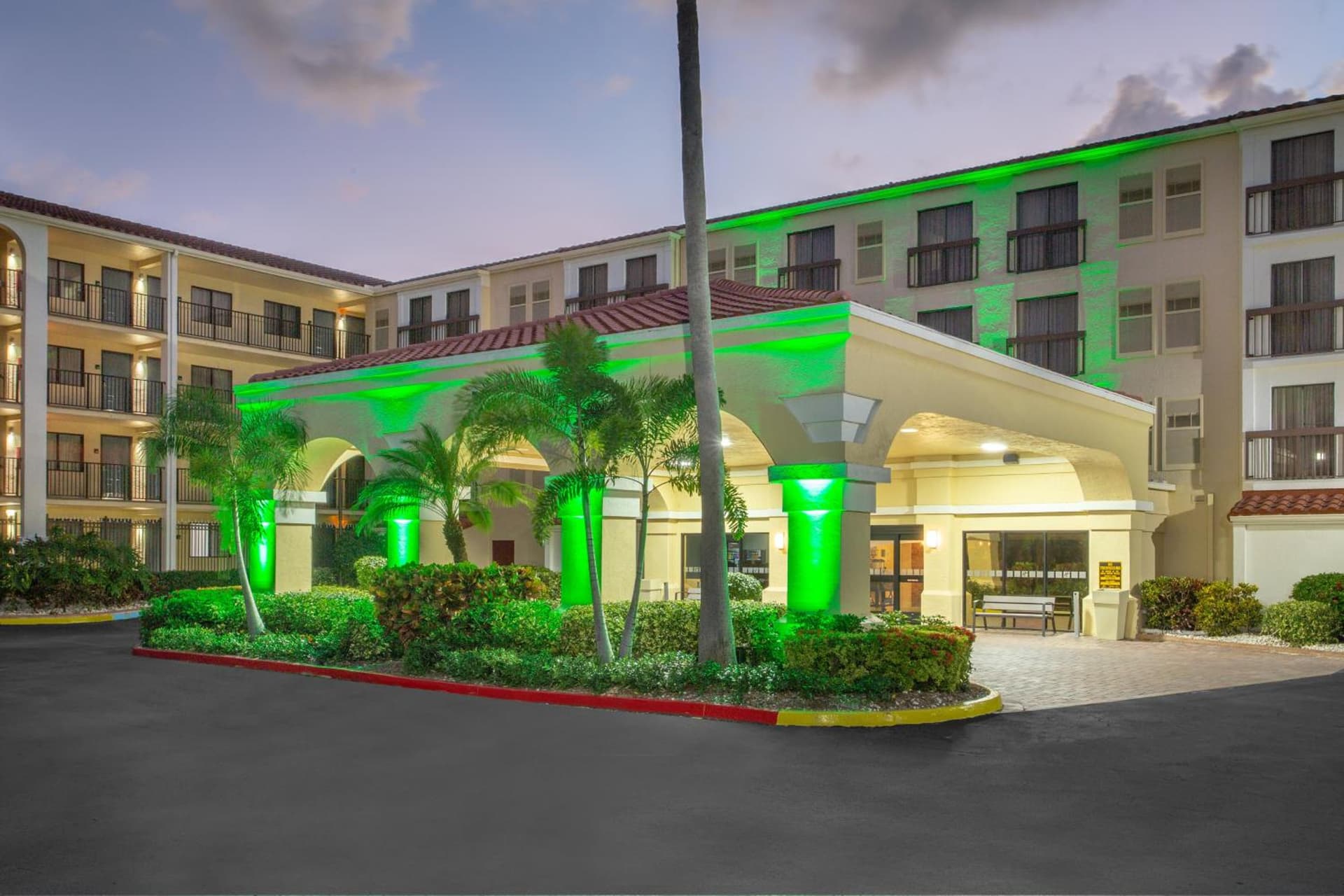 Holiday Inn & Suites Boca Raton - North gallery photo in Boca Raton, FL — image 21