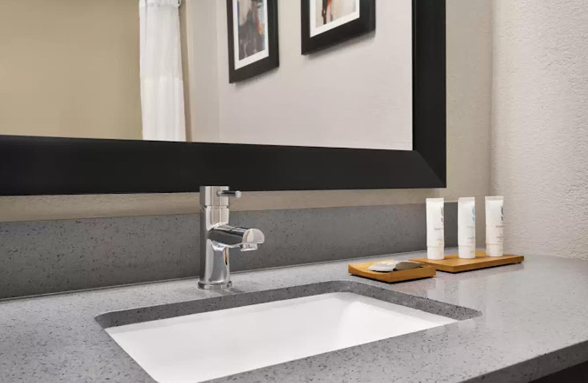 Comfort Suites Shenandoah-The Woodlands gallery photo in The Woodlands, TX — image 40