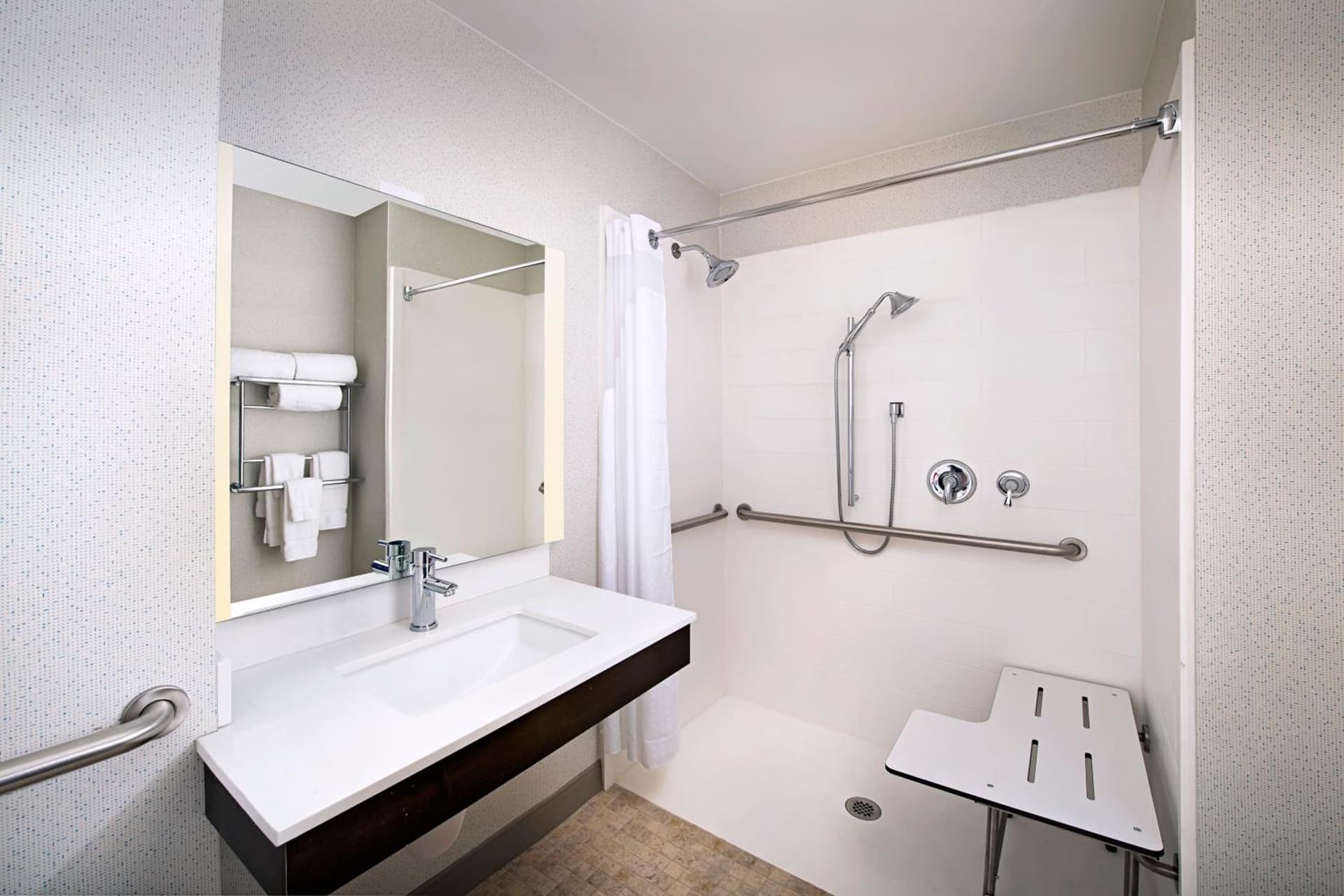 Holiday Inn Express & Suites Baltimore - BWI Airport North by IHG gallery photo in Linthicum Heights, MD — image 24
