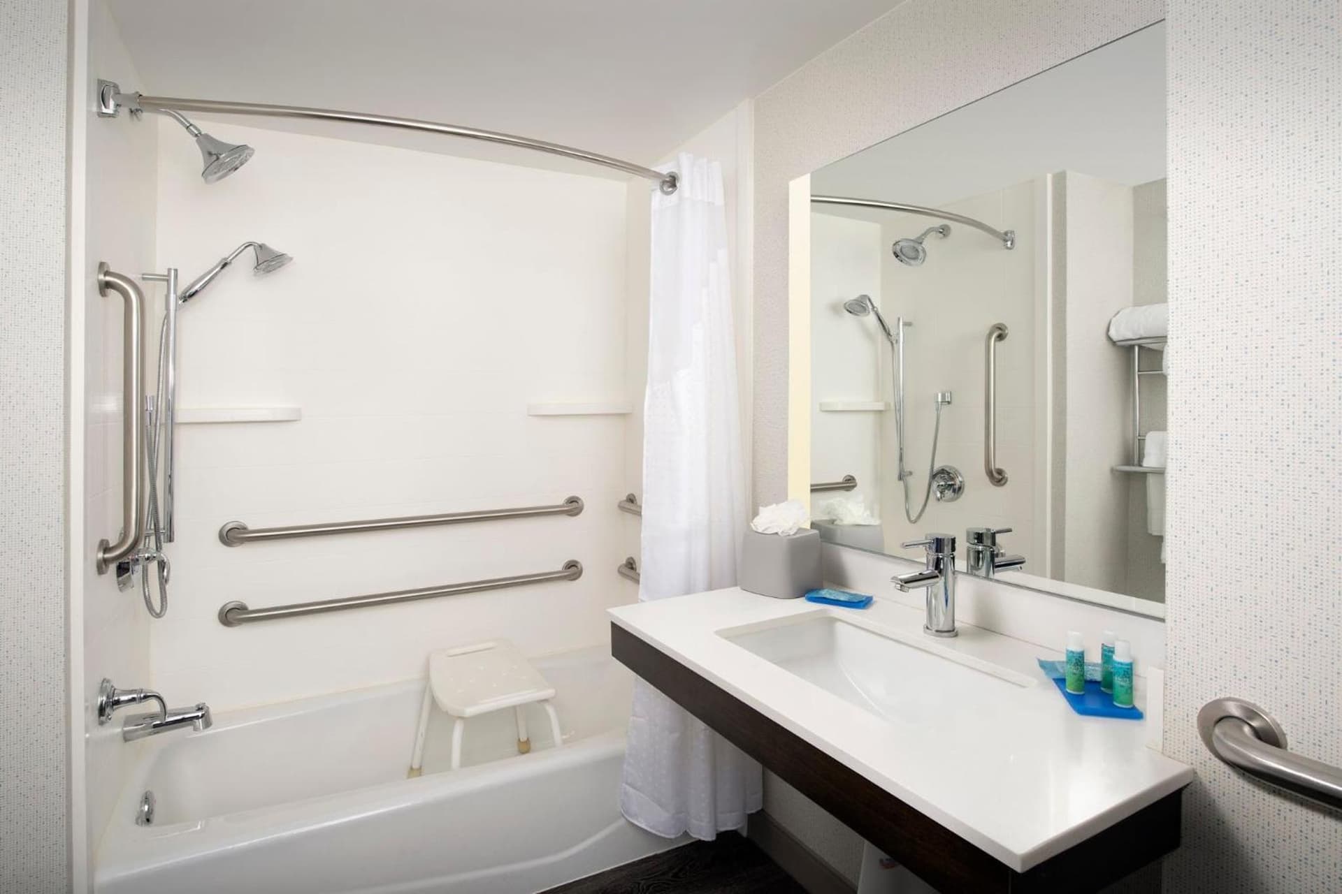 Holiday Inn Express & Suites Baltimore - BWI Airport North by IHG gallery photo in Linthicum Heights, MD — image 25