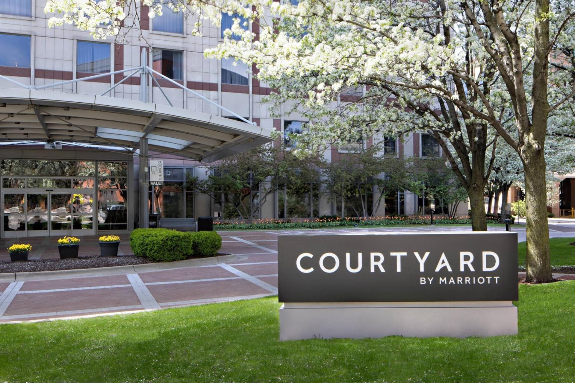 Courtyard Grand Rapids Downtown property views in Grand Rapids, MI — gallery photo 3