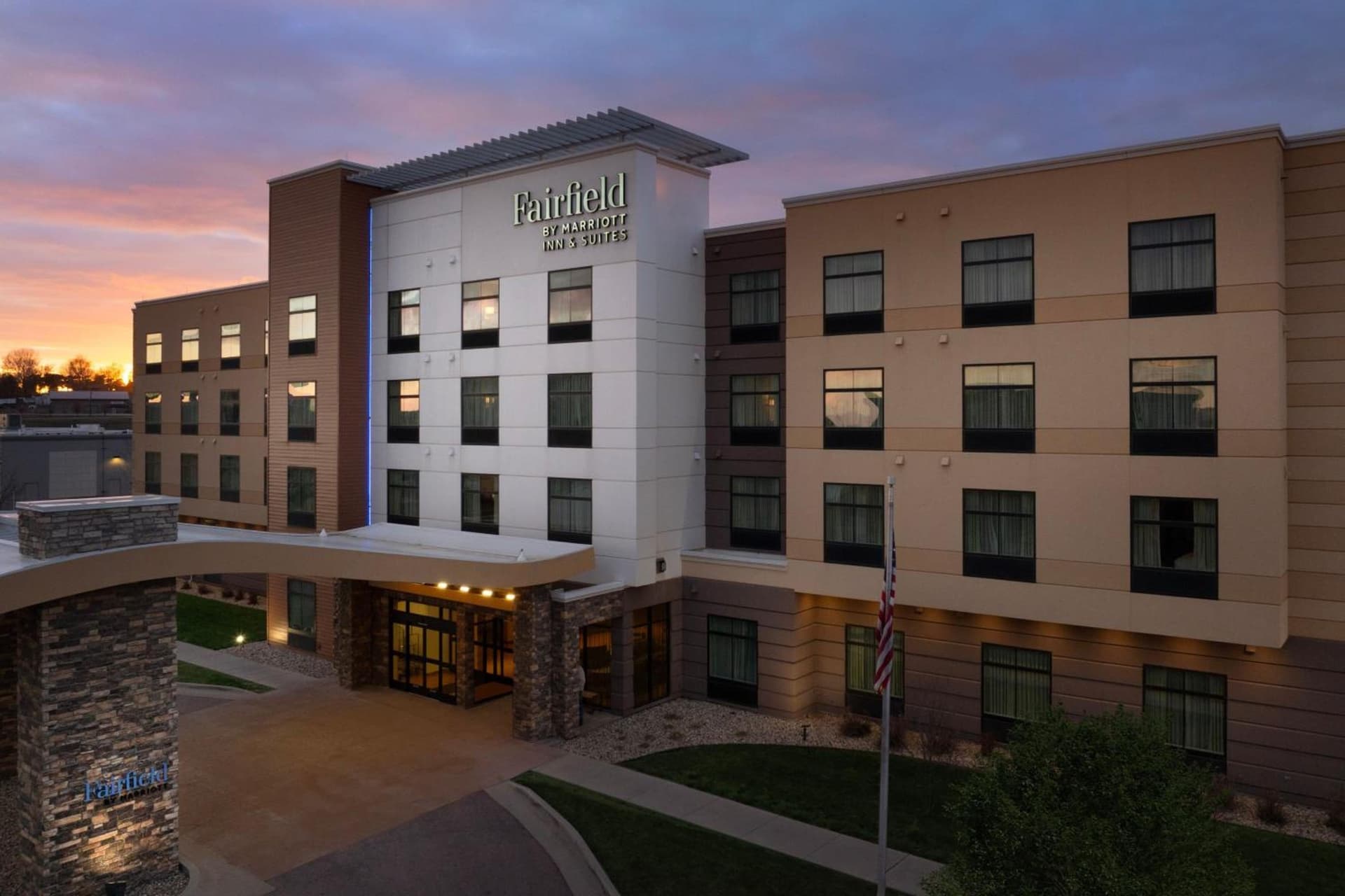 Fairfield Inn & Suites By Marriott Sioux Falls Airport interior in Sioux Falls, SD — gallery photo 2