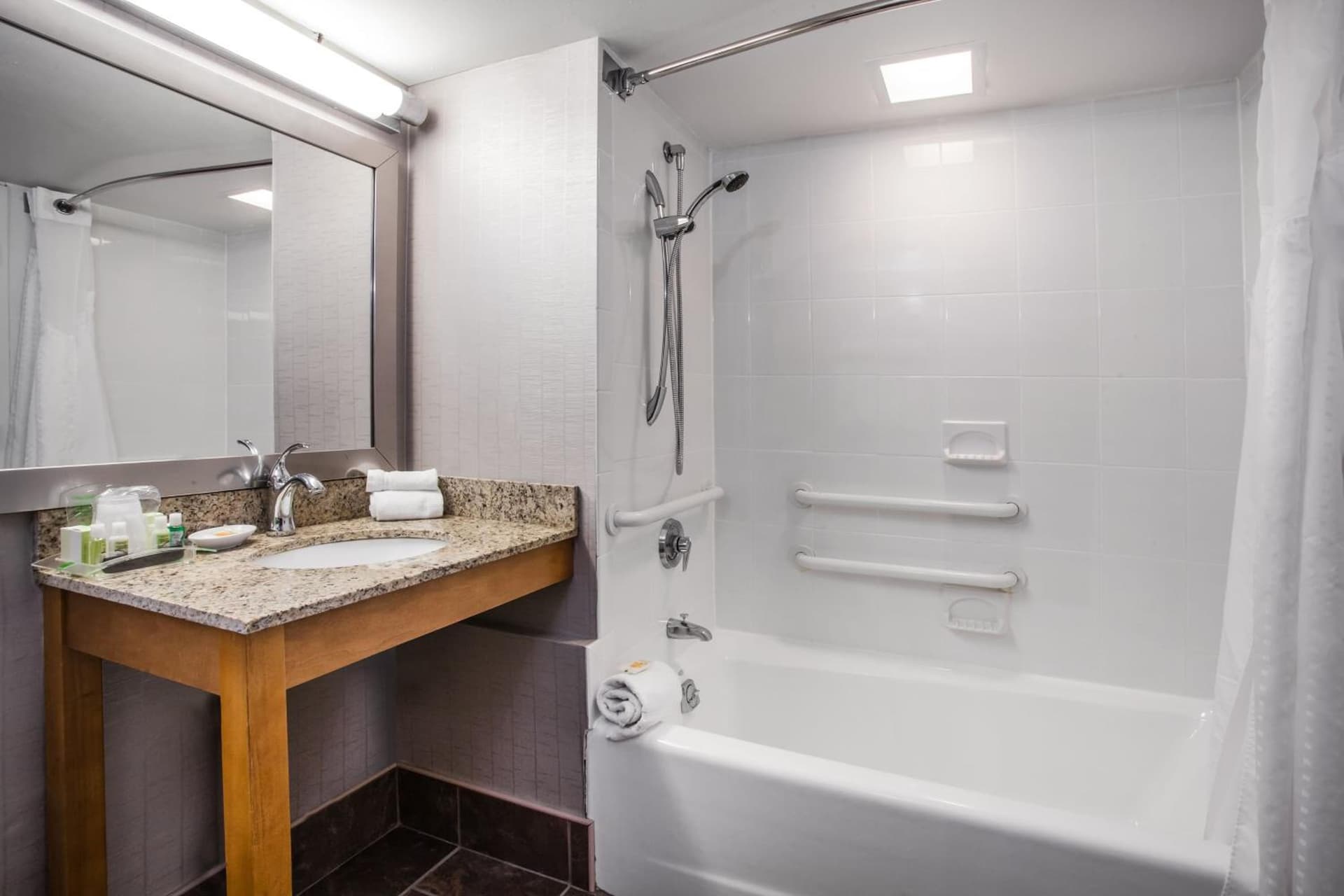 Holiday Inn Saratoga Springs by IHG gallery photo in Saratoga Springs, NY — image 27