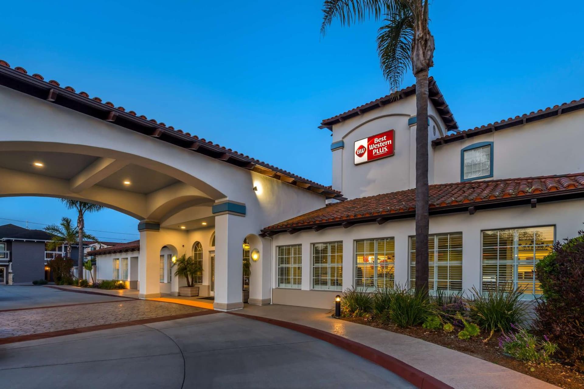 Best Western Plus Capitola By-the-Sea Inn & Suites gallery photo in Capitola, CA — image 36