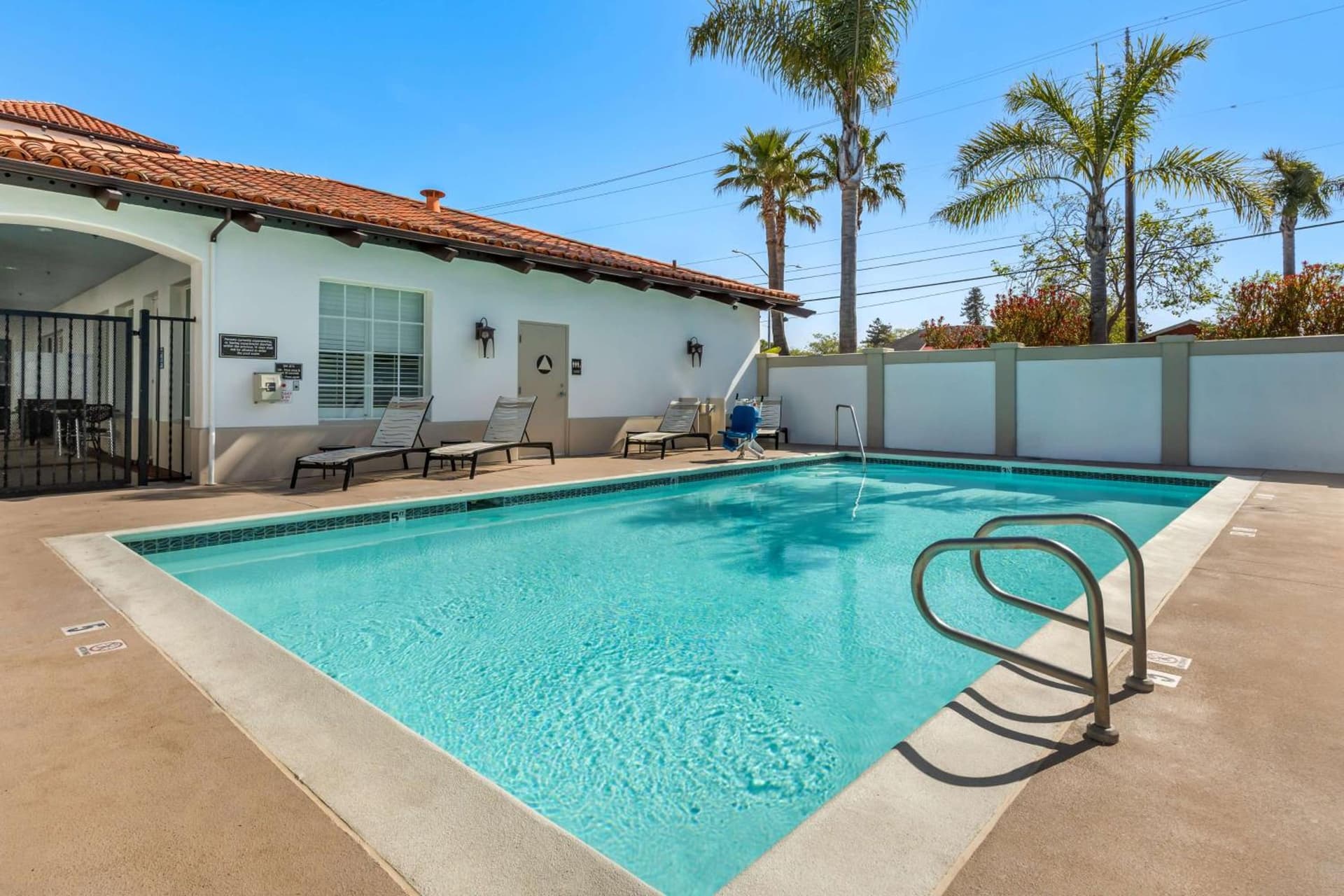 Best Western Plus Capitola By-the-Sea Inn & Suites gallery photo in Capitola, CA — image 19