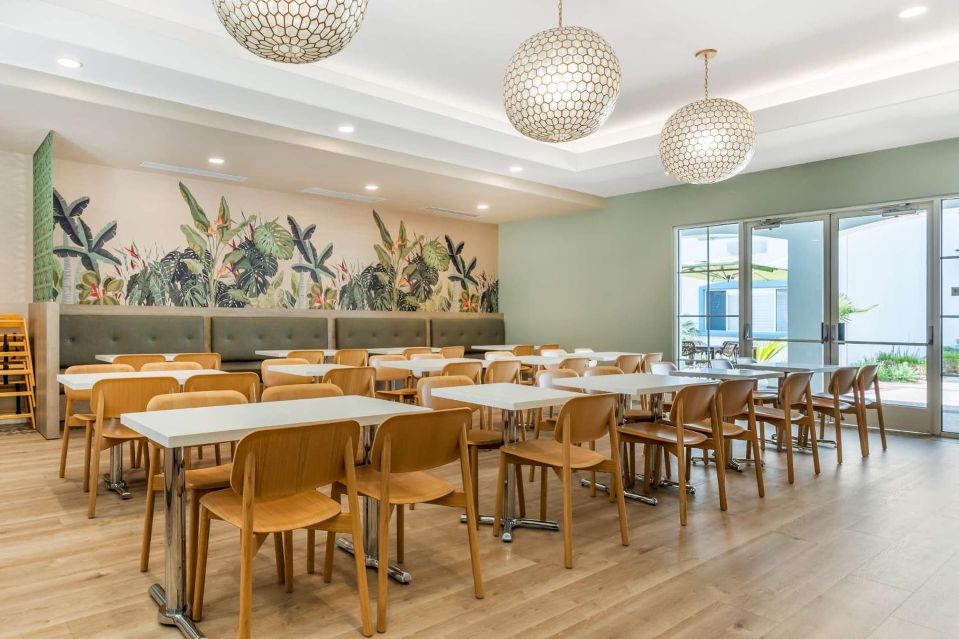 Best Western Plus Capitola By-the-Sea Inn & Suites gallery photo in Capitola, CA — image 30