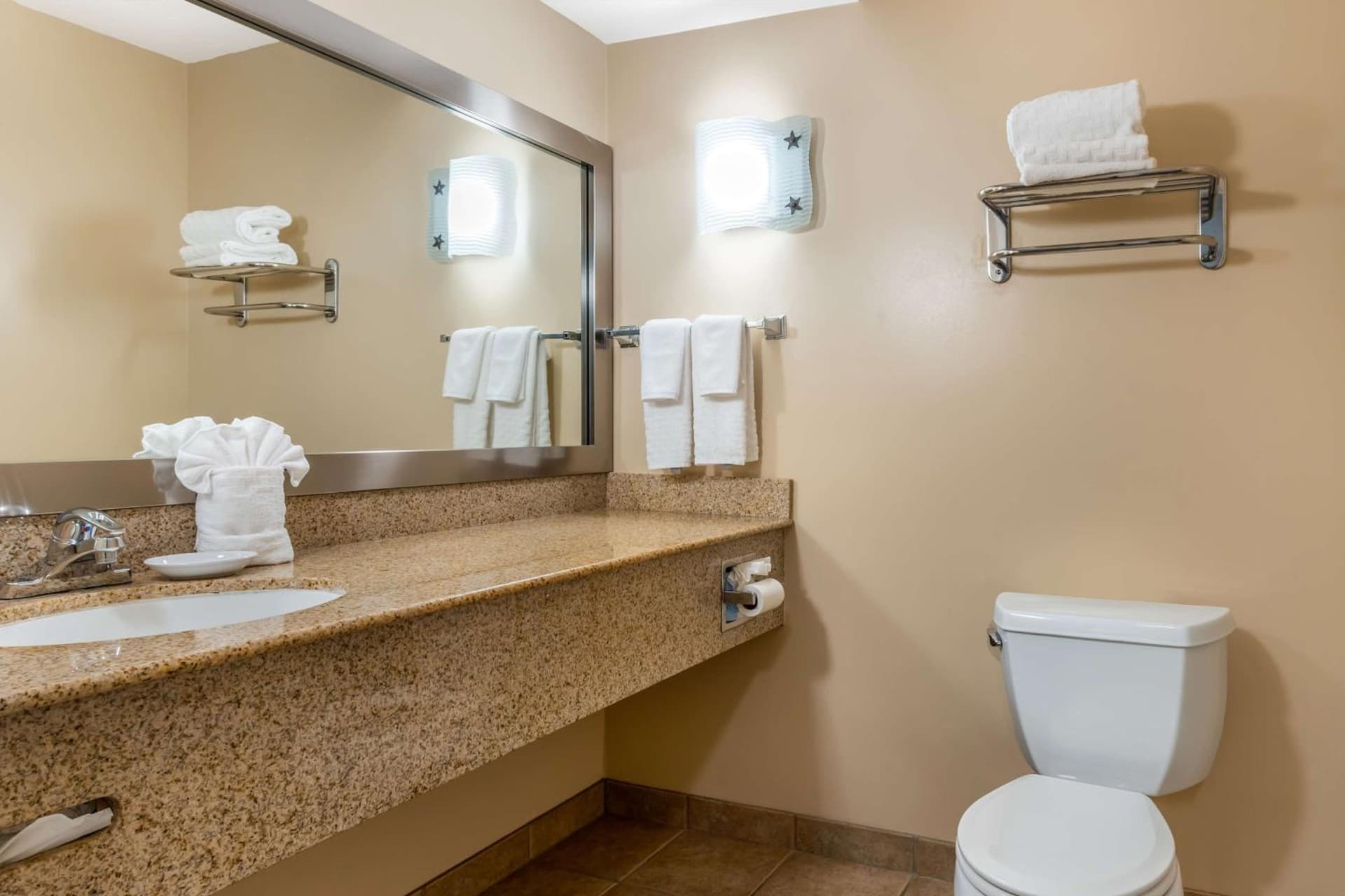 Best Western Plus Capitola By-the-Sea Inn & Suites gallery photo in Capitola, CA — image 9