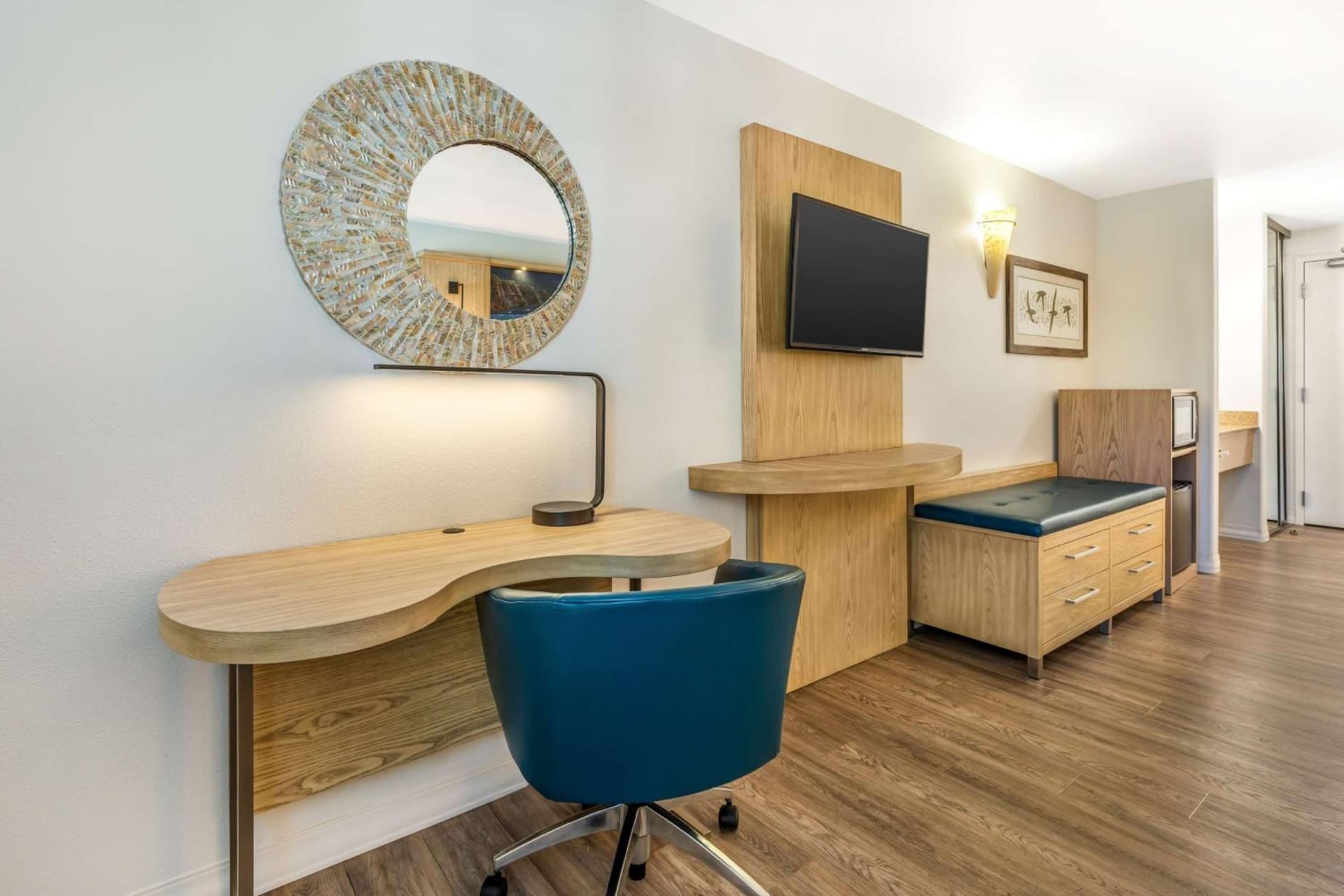Best Western Plus Capitola By-the-Sea Inn & Suites gallery photo in Capitola, CA — image 27