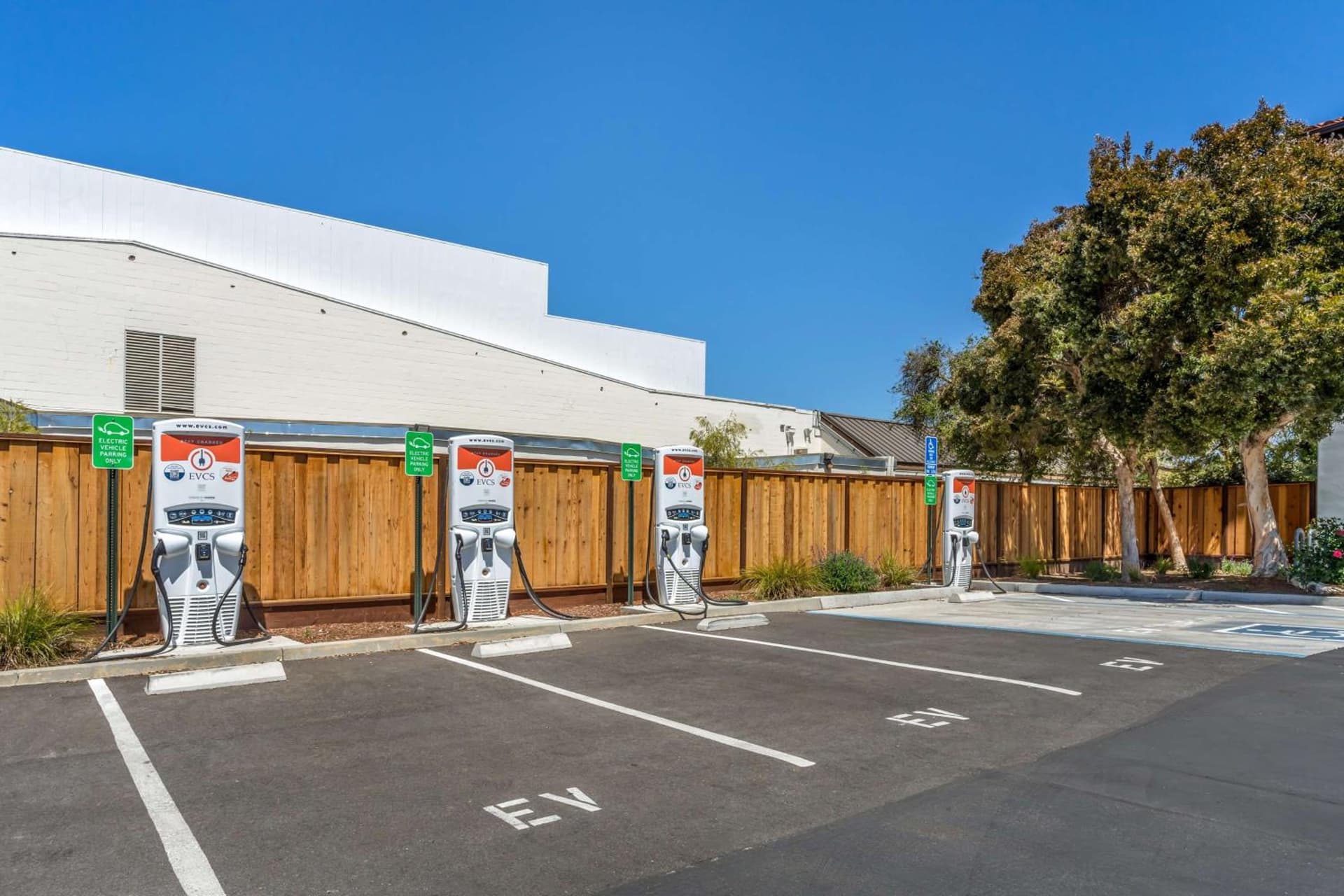 Best Western Plus Capitola By-the-Sea Inn & Suites gallery photo in Capitola, CA — image 28