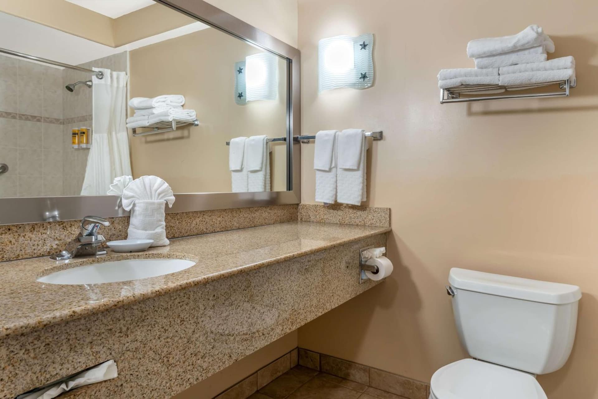 Best Western Plus Capitola By-the-Sea Inn & Suites gallery photo in Capitola, CA — image 23