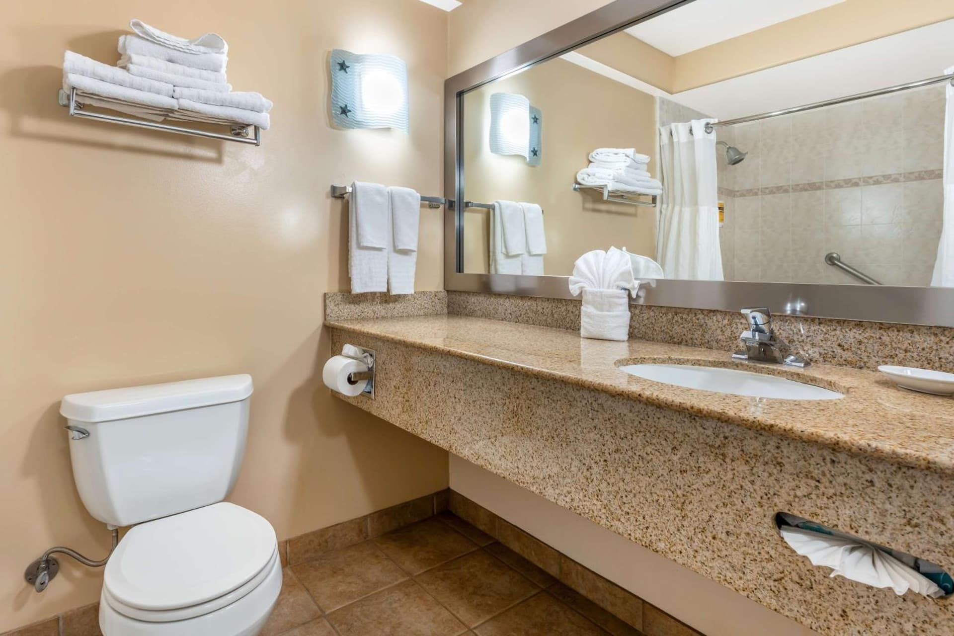 Best Western Plus Capitola By-the-Sea Inn & Suites gallery photo in Capitola, CA — image 17