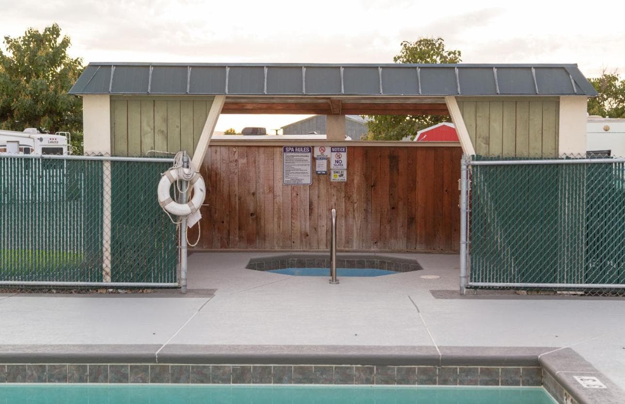 Moon River Park Room property views in Richland, WA — gallery photo 3