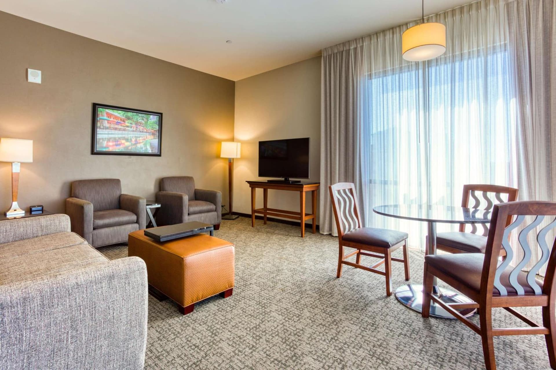 Drury Plaza Hotel San Antonio Riverwalk gallery photo in San Antonio, TX — image 98