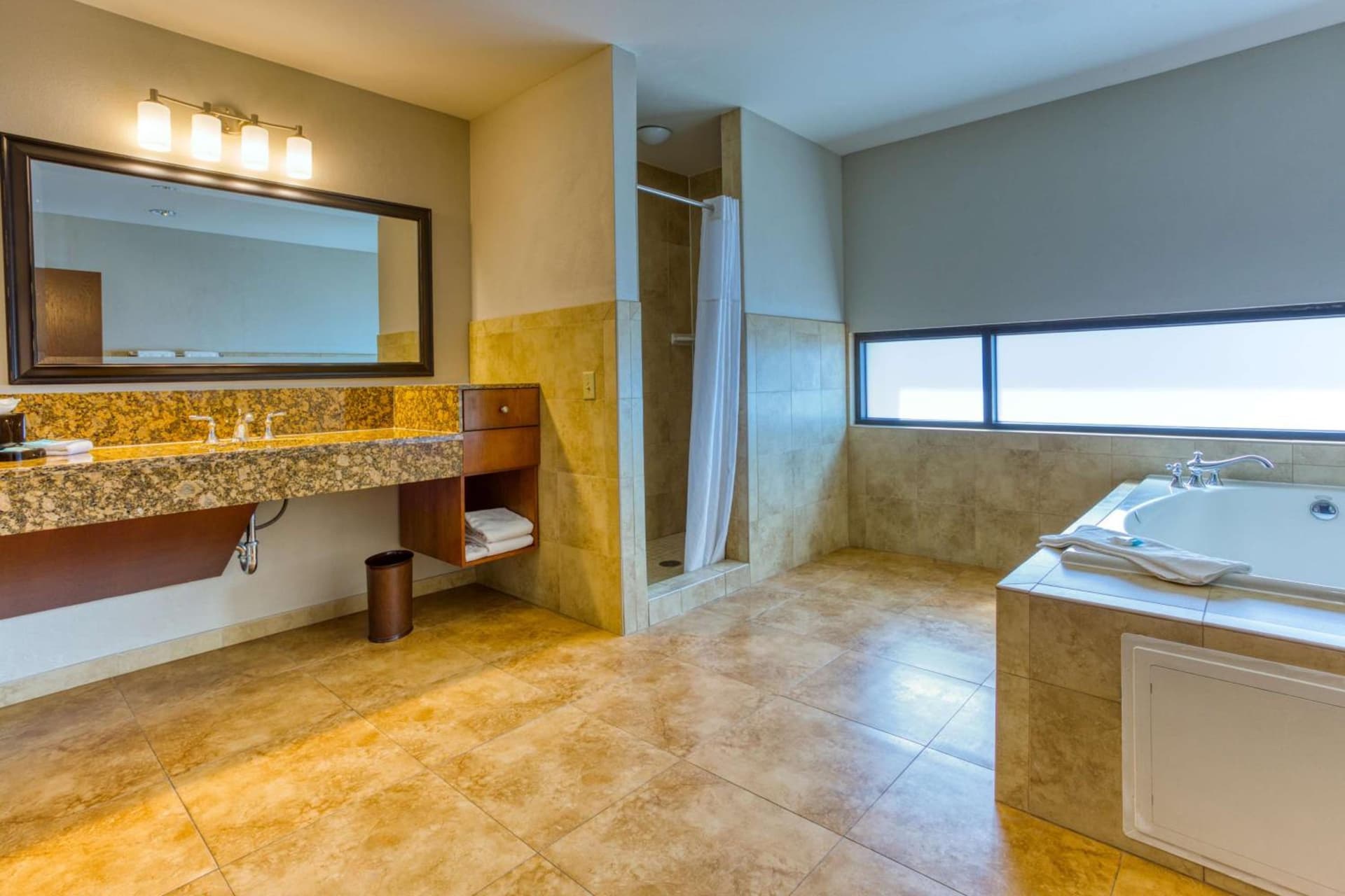 Drury Plaza Hotel San Antonio Riverwalk gallery photo in San Antonio, TX — image 93