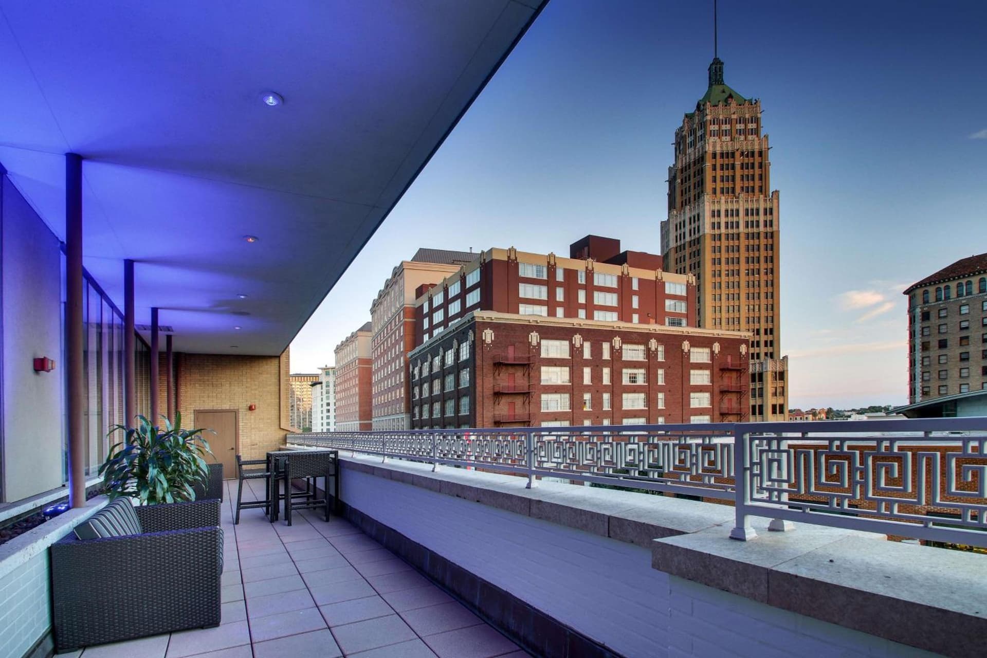 Drury Plaza Hotel San Antonio Riverwalk gallery photo in San Antonio, TX — image 25