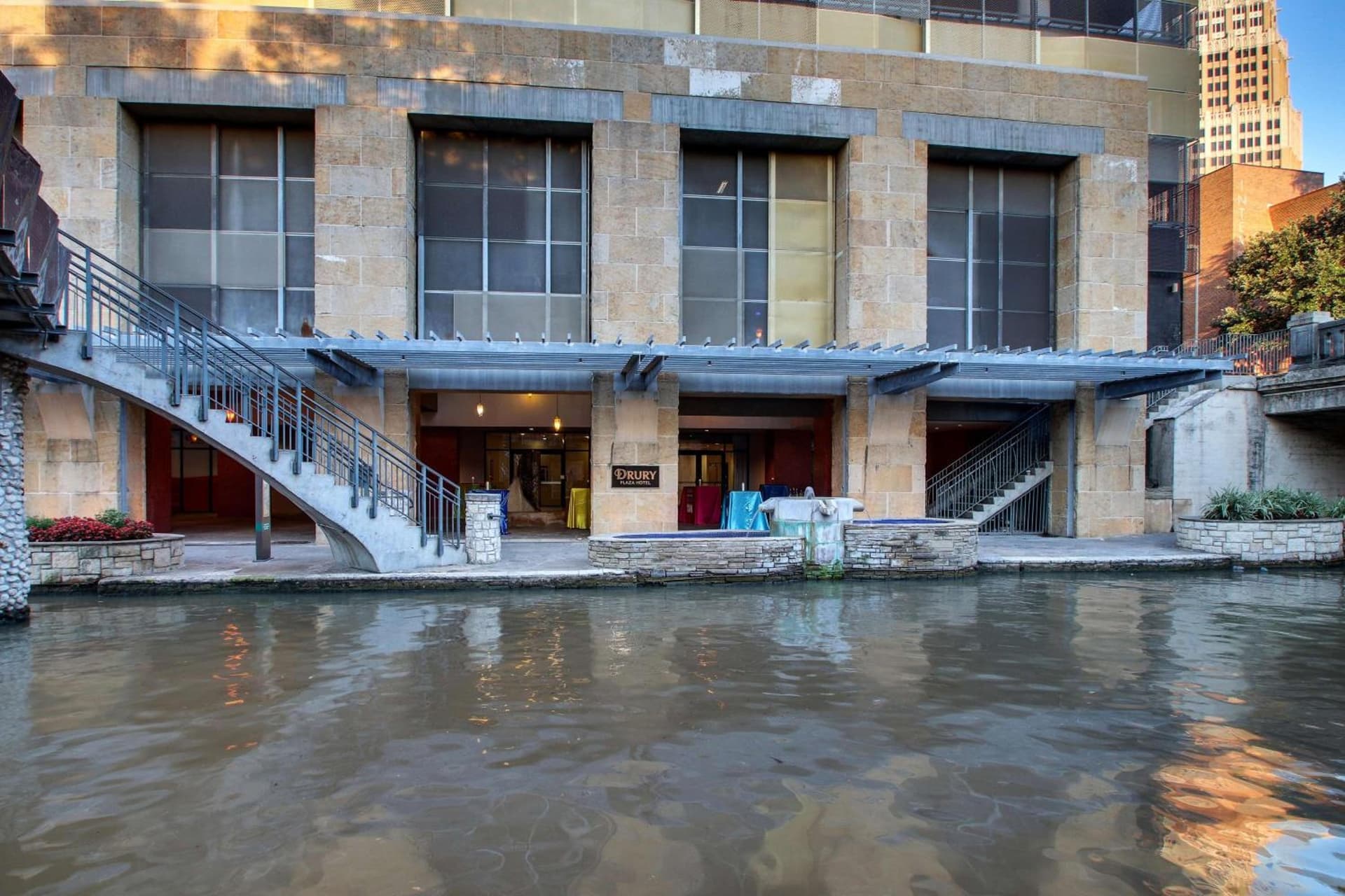 Drury Plaza Hotel San Antonio Riverwalk gallery photo in San Antonio, TX — image 119