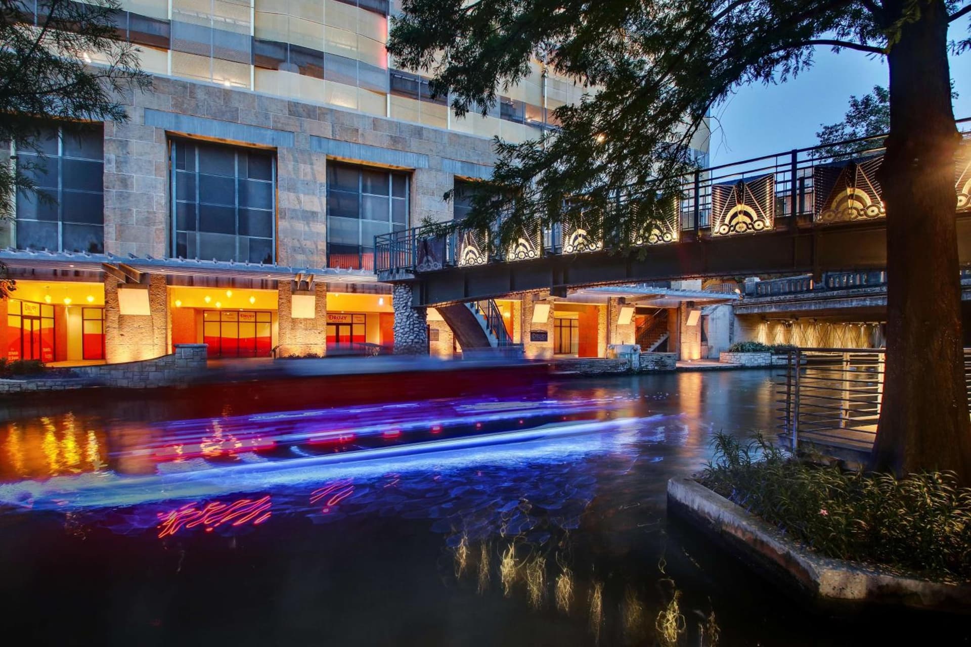 Drury Plaza Hotel San Antonio Riverwalk gallery photo in San Antonio, TX — image 130