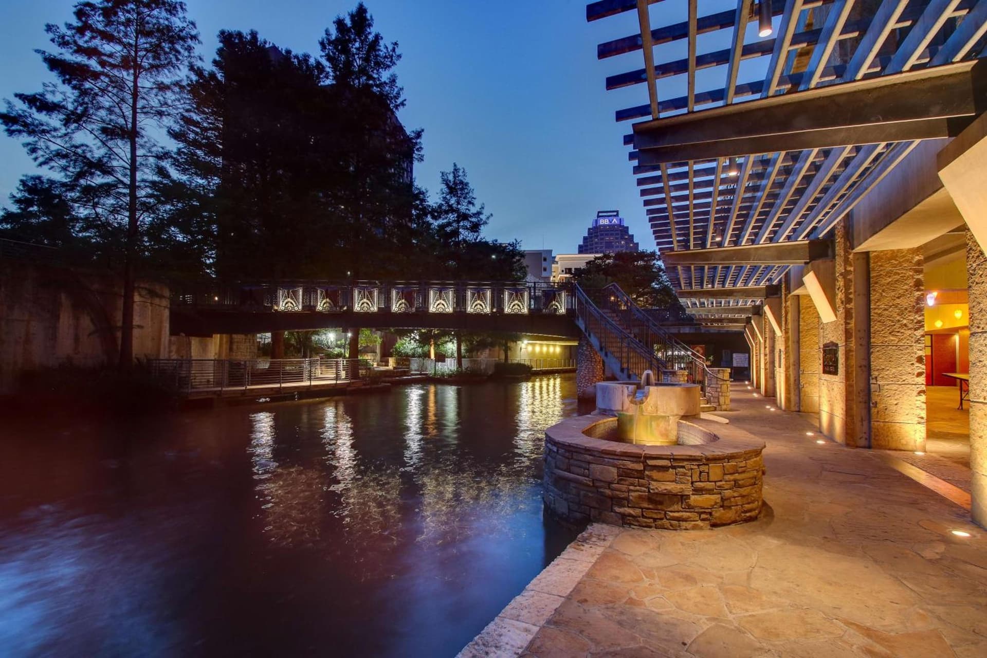 Drury Plaza Hotel San Antonio Riverwalk gallery photo in San Antonio, TX — image 60