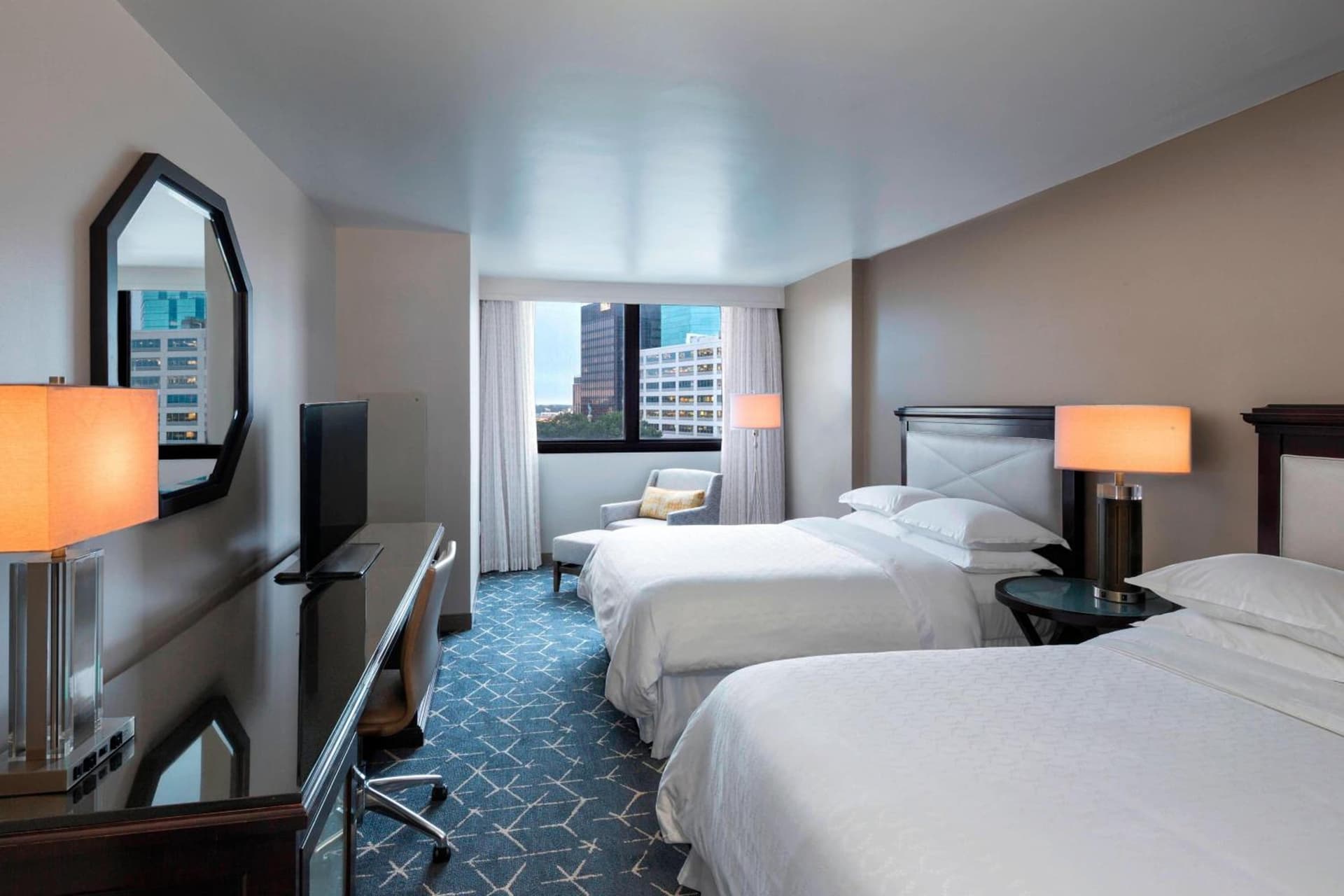 Sheraton Norfolk Waterside Hotel gallery photo in Norfolk, VA — image 9