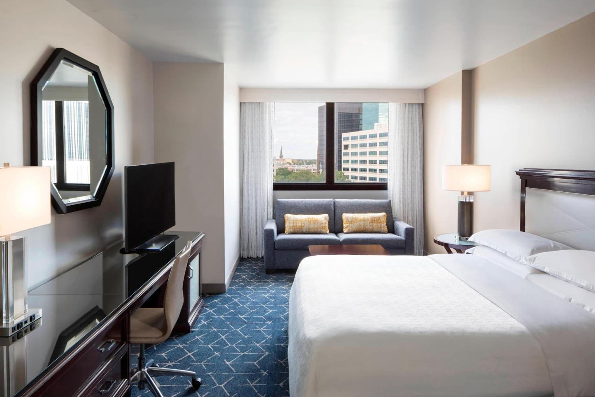 Sheraton Norfolk Waterside Hotel gallery photo in Norfolk, VA — image 30
