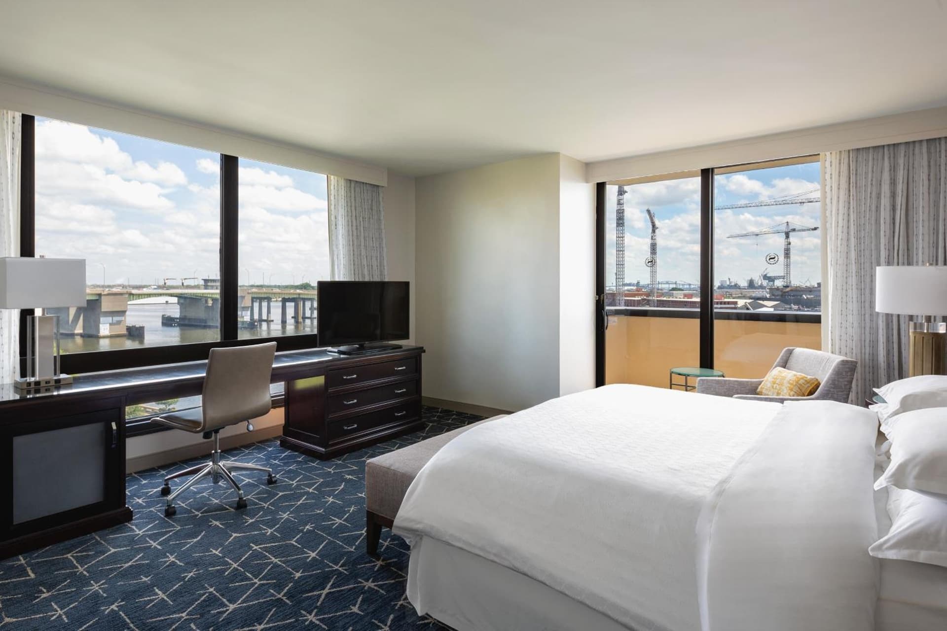Sheraton Norfolk Waterside Hotel gallery photo in Norfolk, VA — image 33