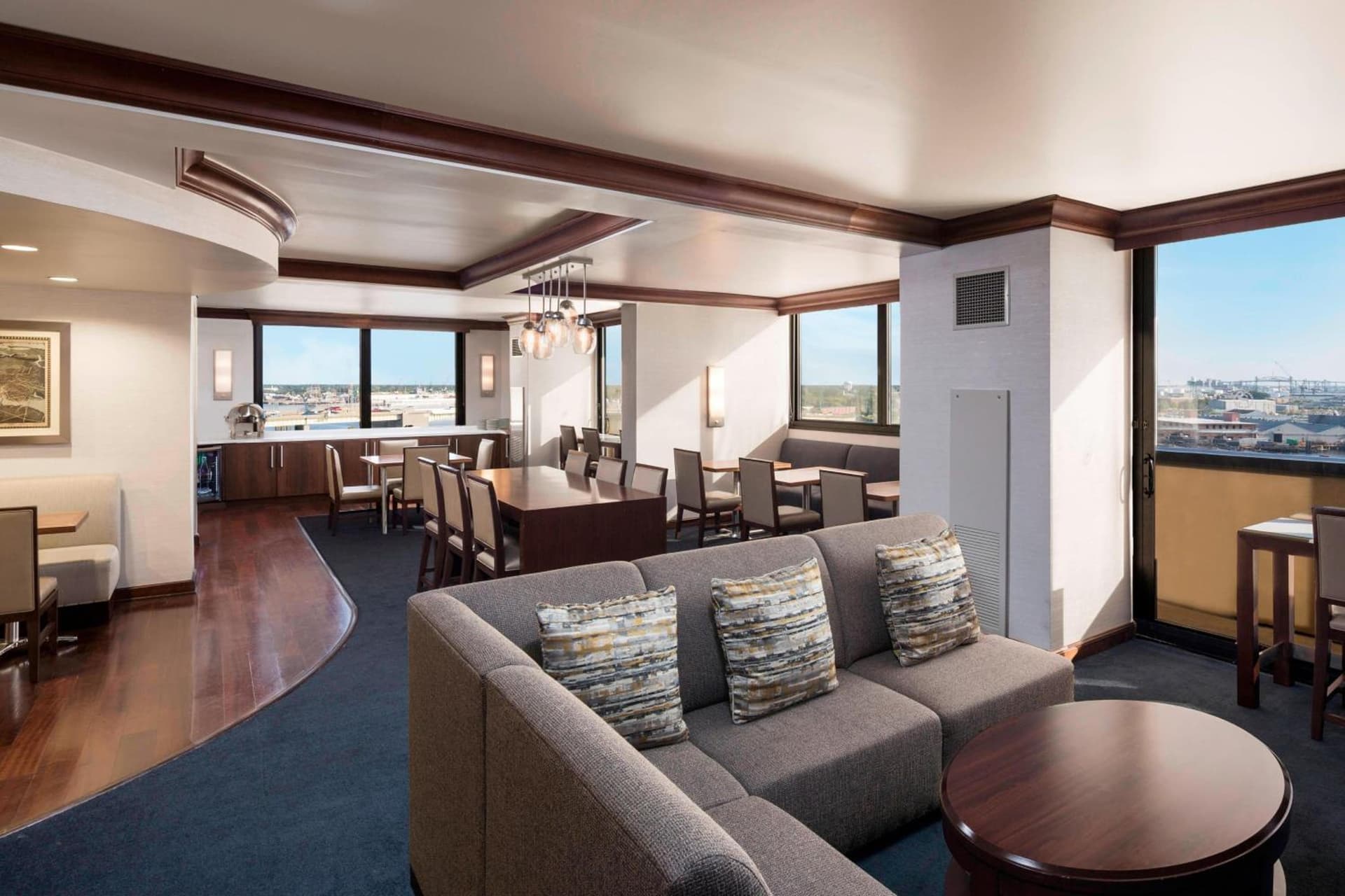 Sheraton Norfolk Waterside Hotel gallery photo in Norfolk, VA — image 41