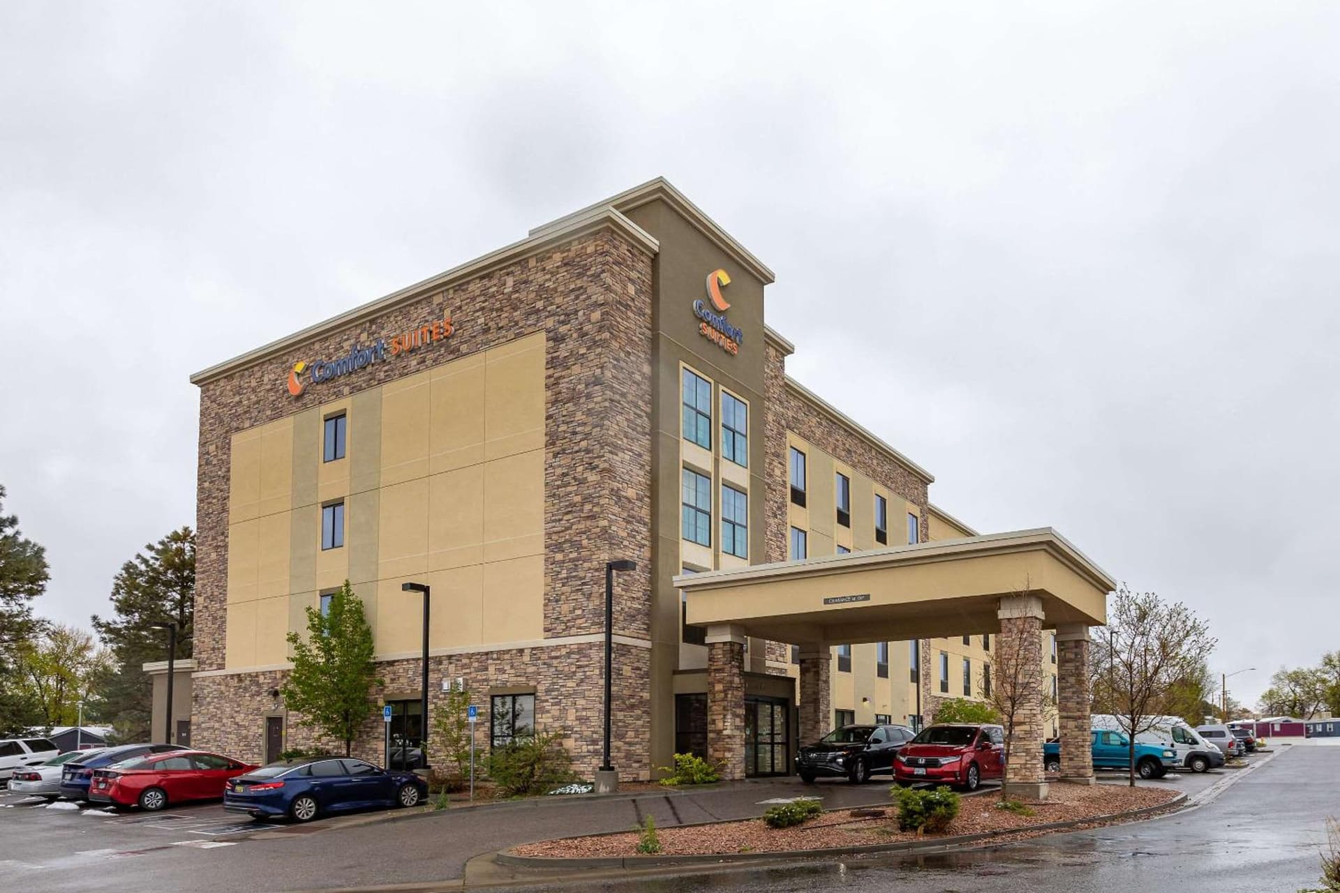Comfort Suites Denver near Anschutz Medical Campus featured exterior or lobby in Aurora, CO — similar hotel