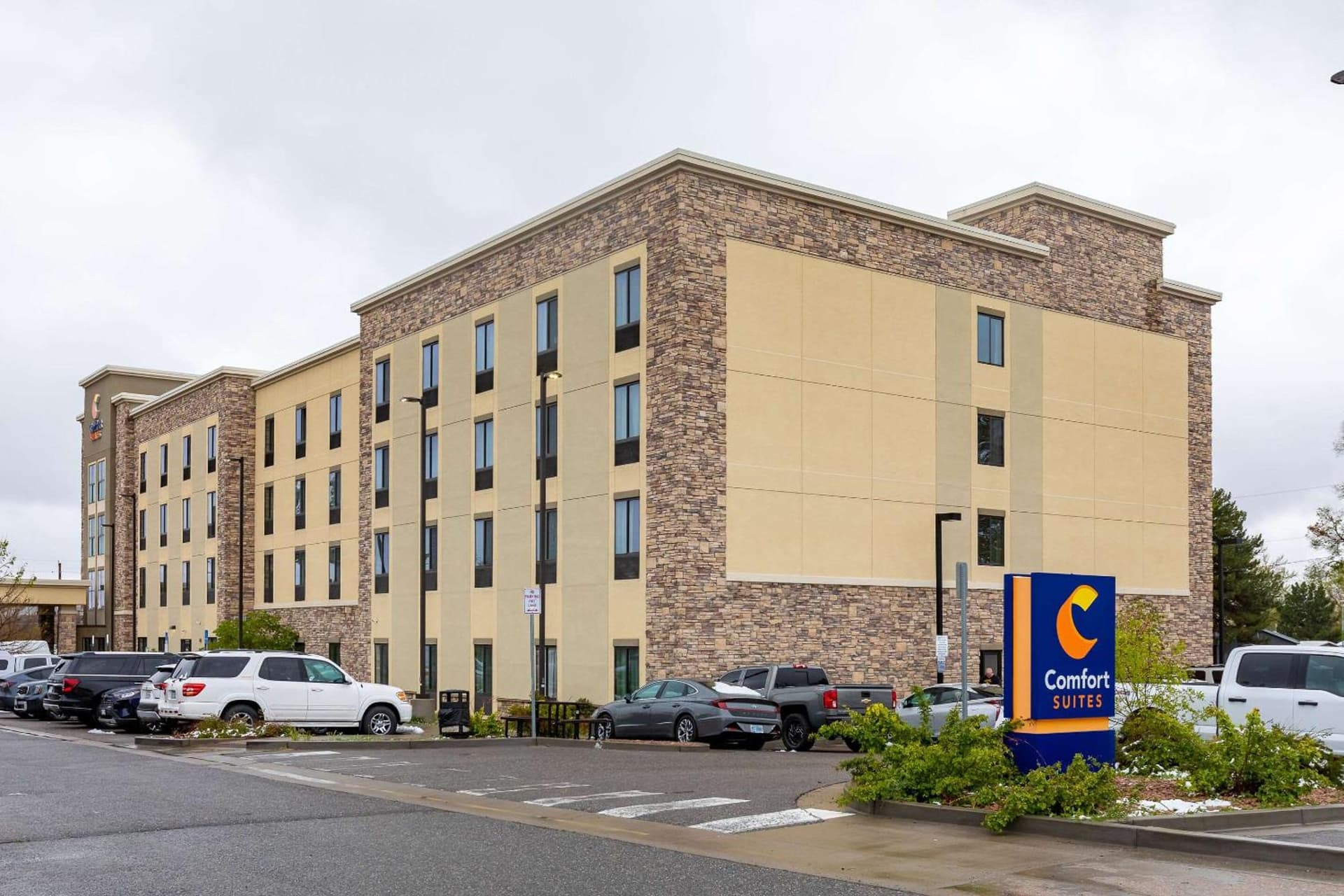 Comfort Suites Denver near Anschutz Medical Campus interior in Aurora, CO — gallery photo 2