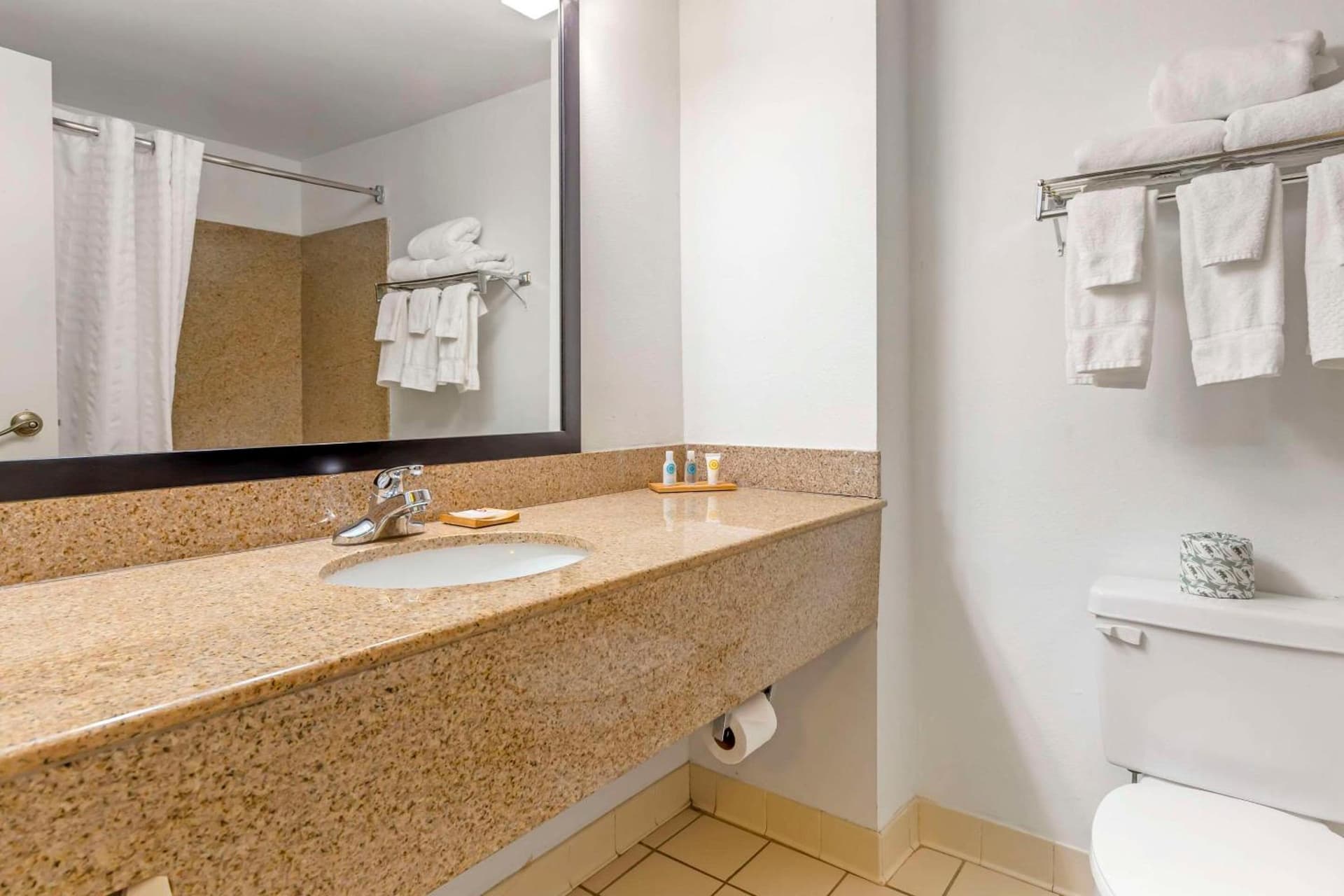 Country Inn & Suites by Radisson, Newport News South, VA gallery photo in Newport News, VA — image 38