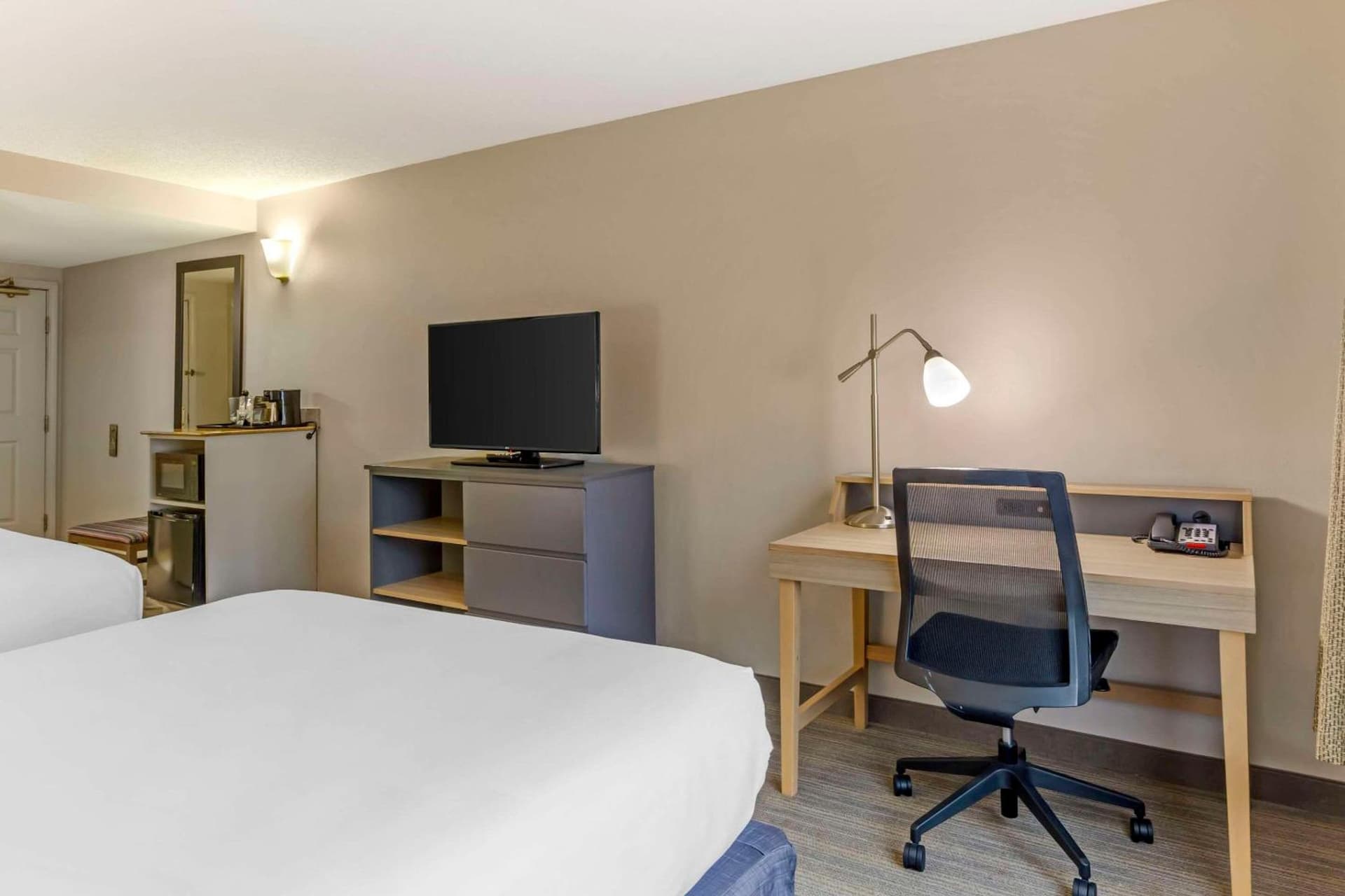 Country Inn & Suites by Radisson, Newport News South, VA gallery photo in Newport News, VA — image 35