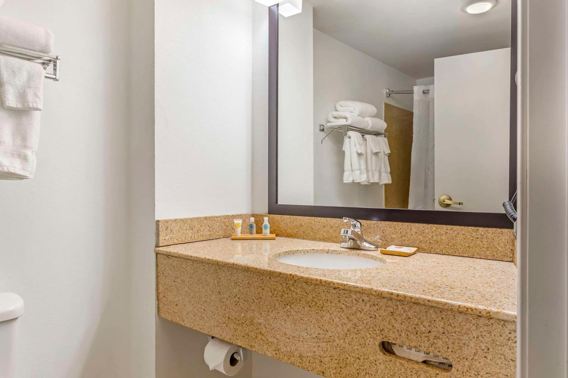 Country Inn & Suites by Radisson, Newport News South, VA gallery photo in Newport News, VA — image 28