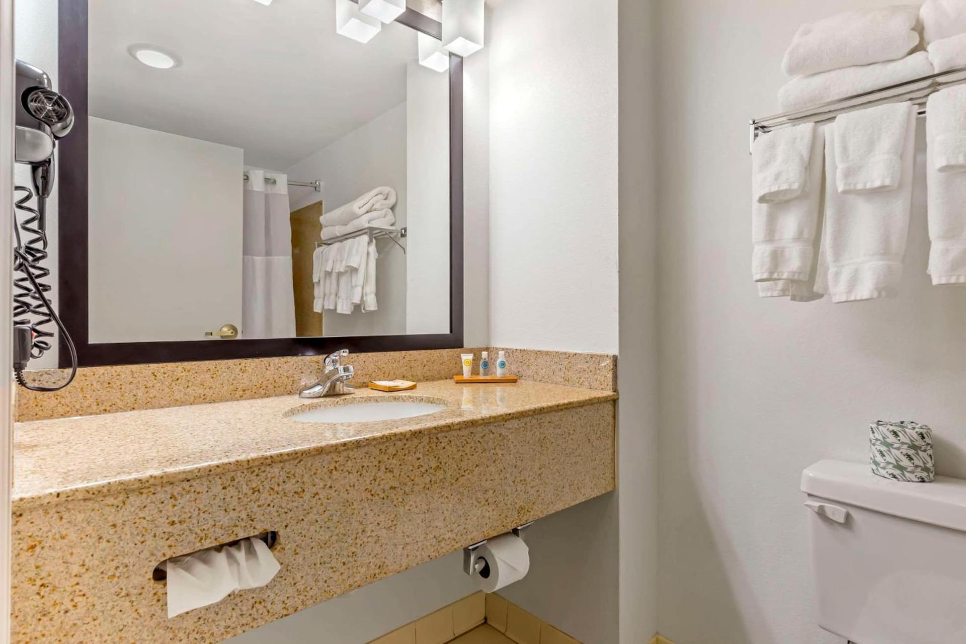Country Inn & Suites by Radisson, Newport News South, VA gallery photo in Newport News, VA — image 29