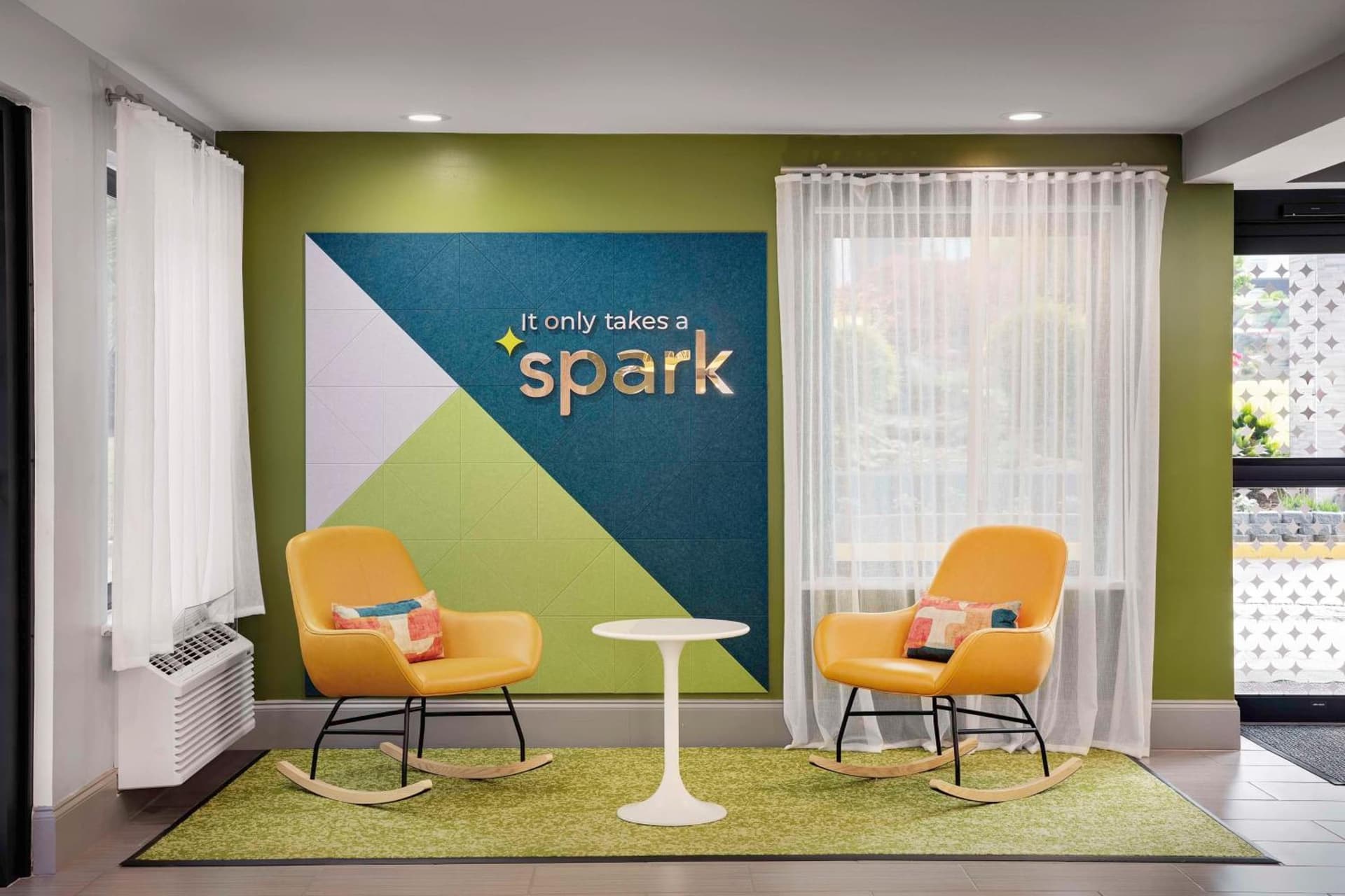Spark by Hilton Atlanta Cumberland Ballpark property views in Atlanta, GA — gallery photo 3