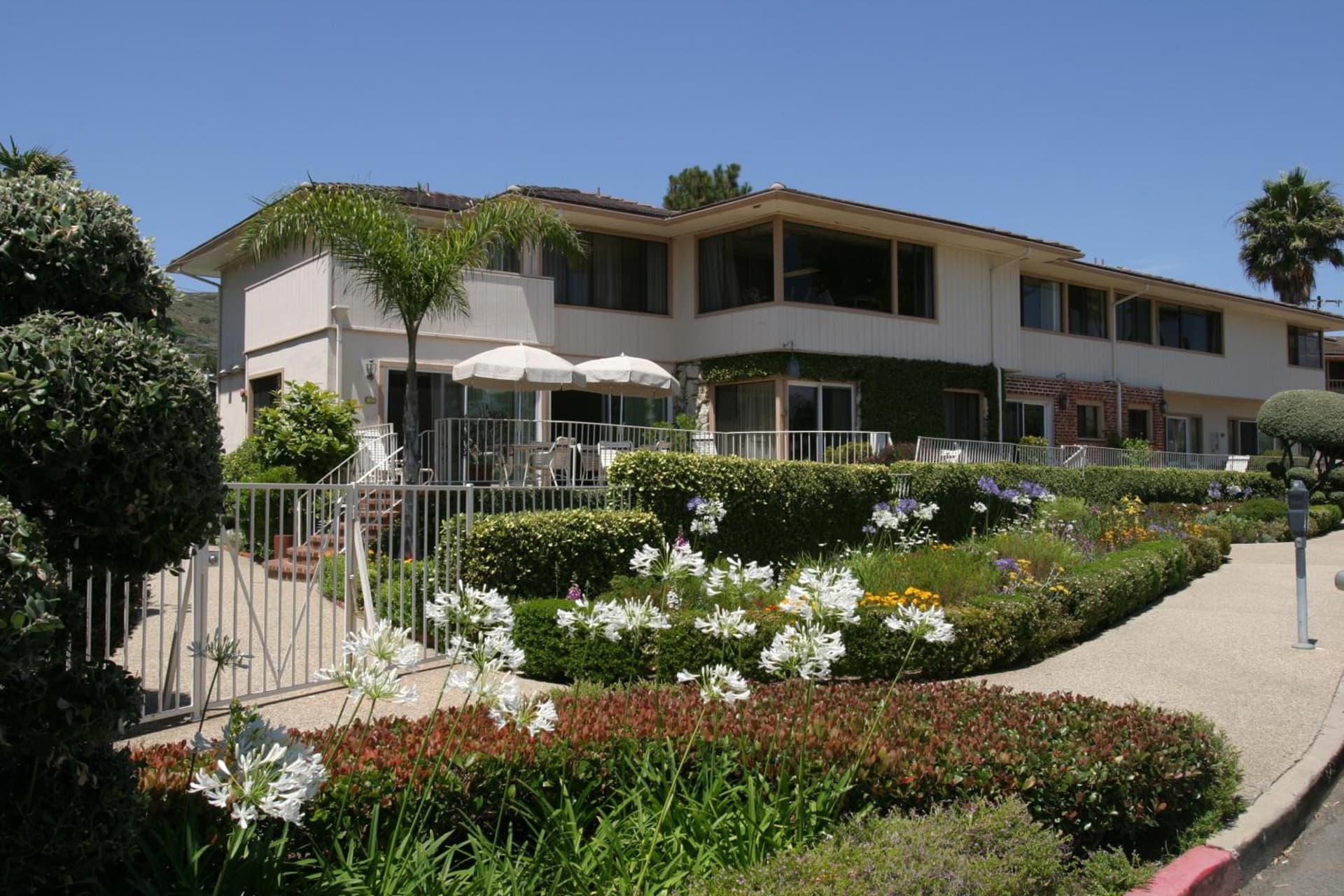 Laguna Shores Studio Suites featured exterior or lobby in Laguna Beach, CA — similar hotel