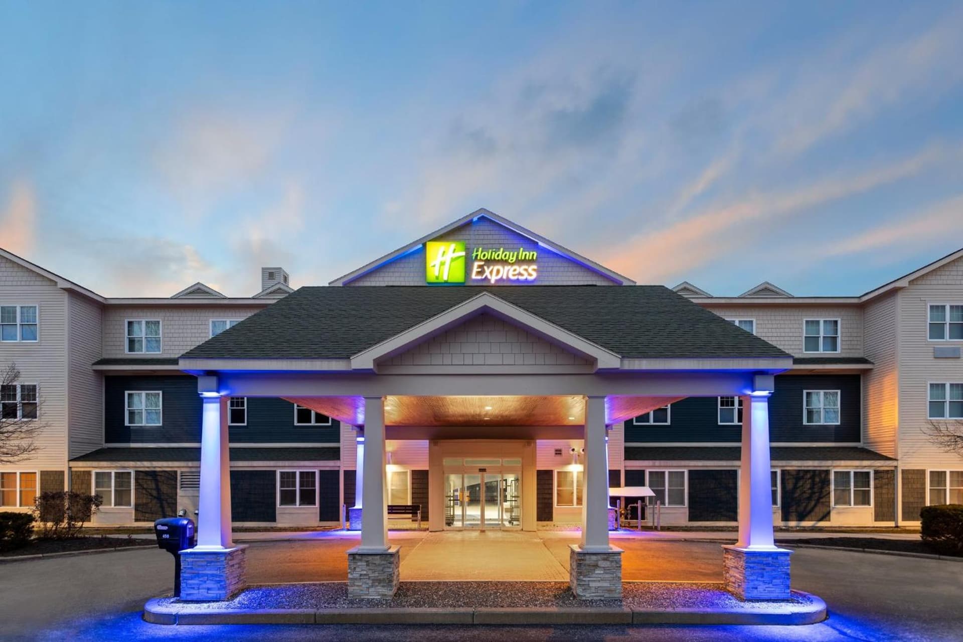 Holiday Inn Express Hotel & Suites Freeport by IHG — hotel in Freeport, Illinois
