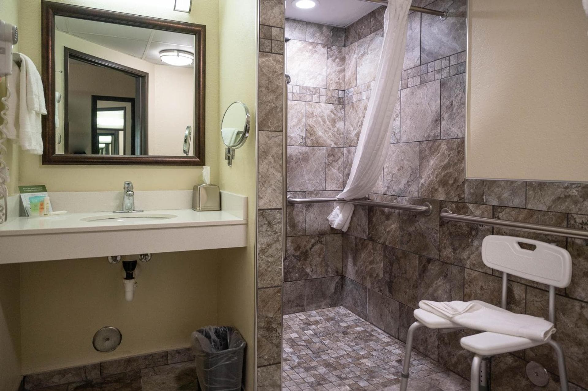 AmericInn by Wyndham Red Wing gallery photo in Red Wing, MN — image 27