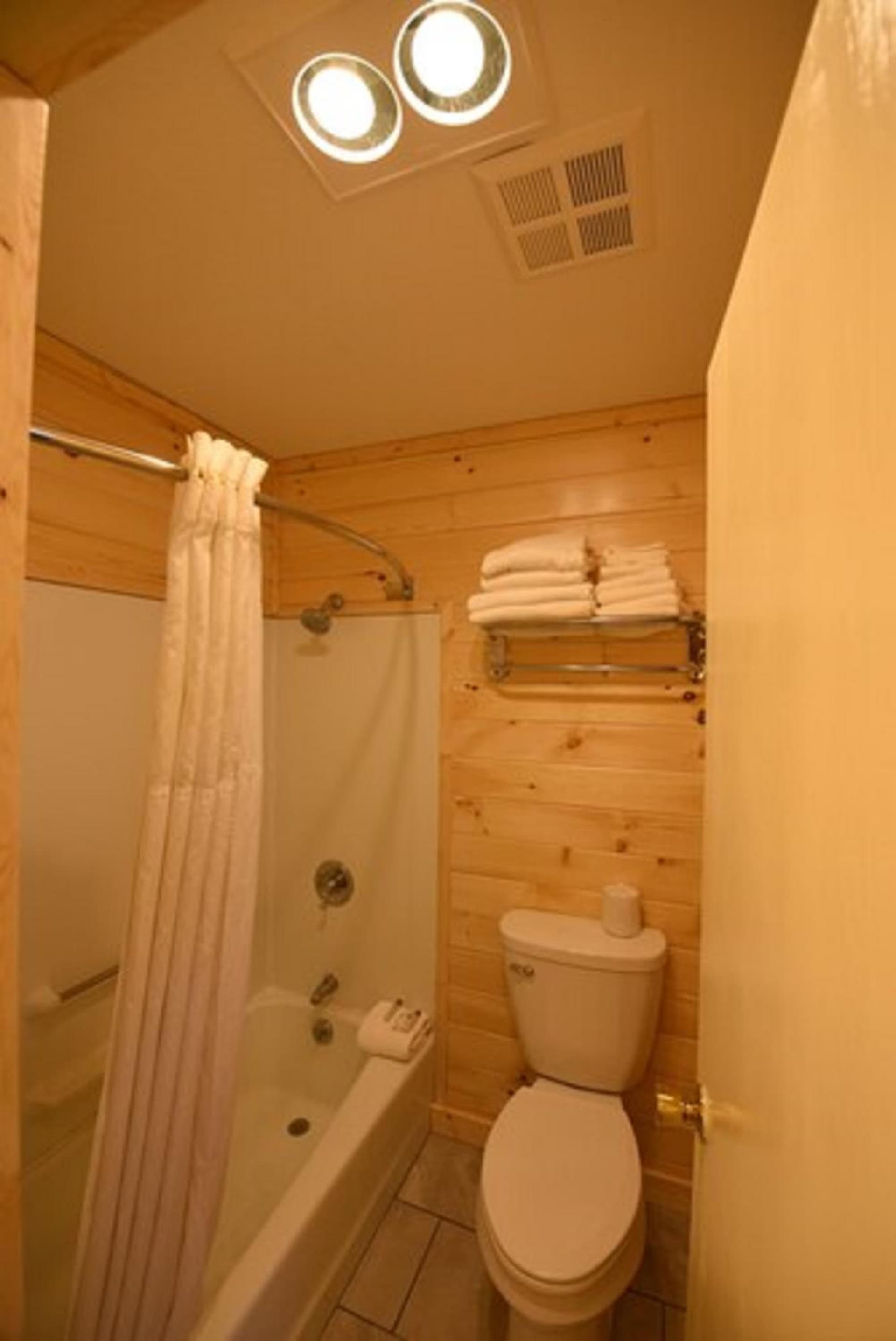 Blue Water Beachfront Hotel & Waterpark property views in Mackinaw City, MI — gallery photo 3