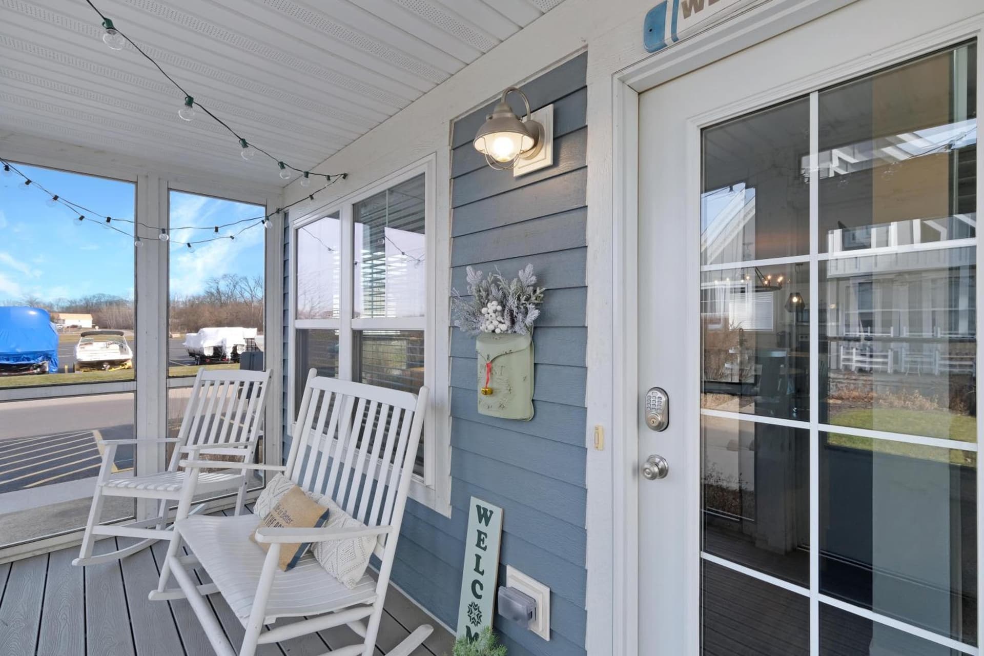 Spyglass Inn interior in Ottawa, IL — gallery photo 2