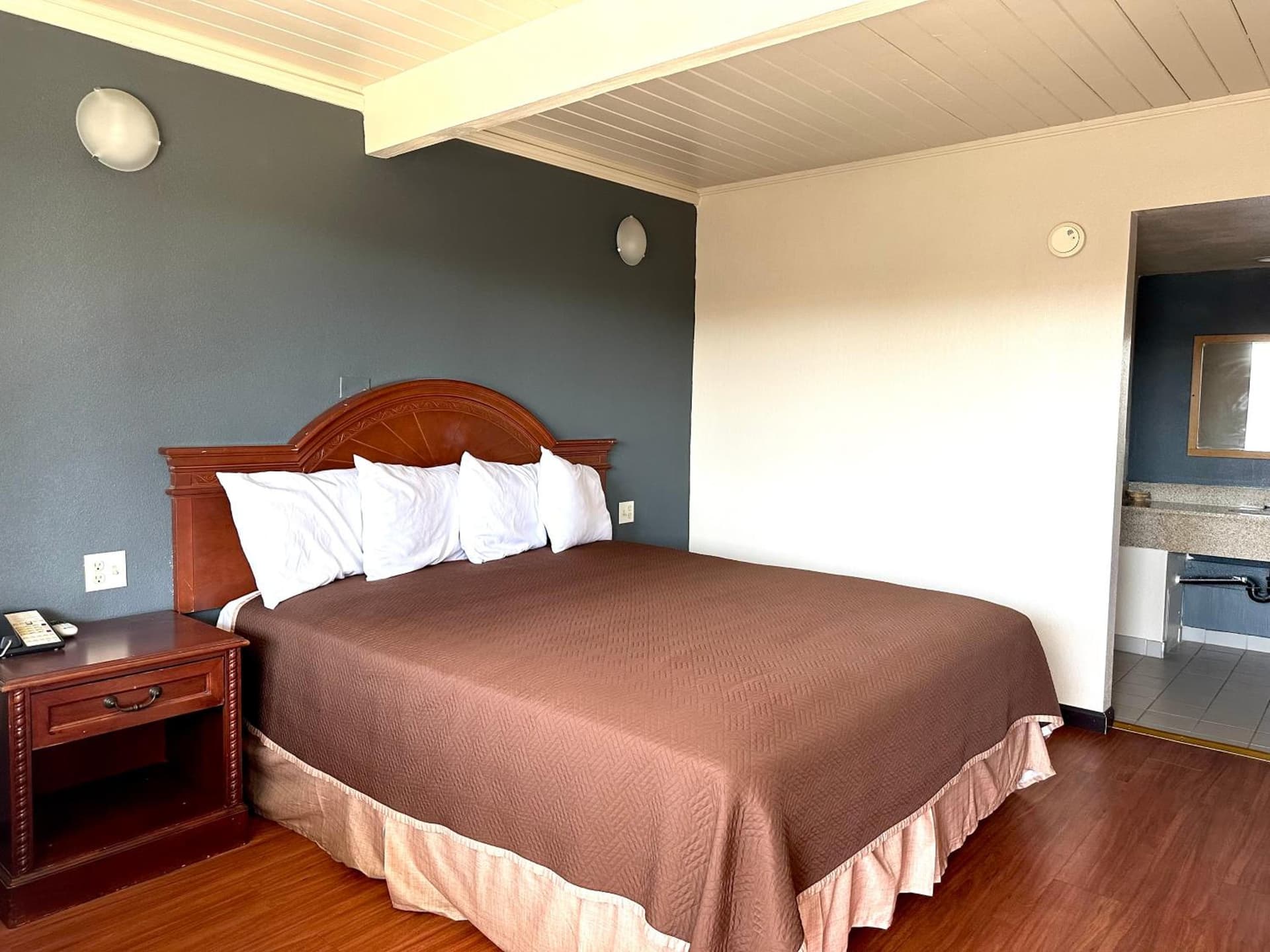 Regency Inn Fresno interior in Fresno, CA — gallery photo 2