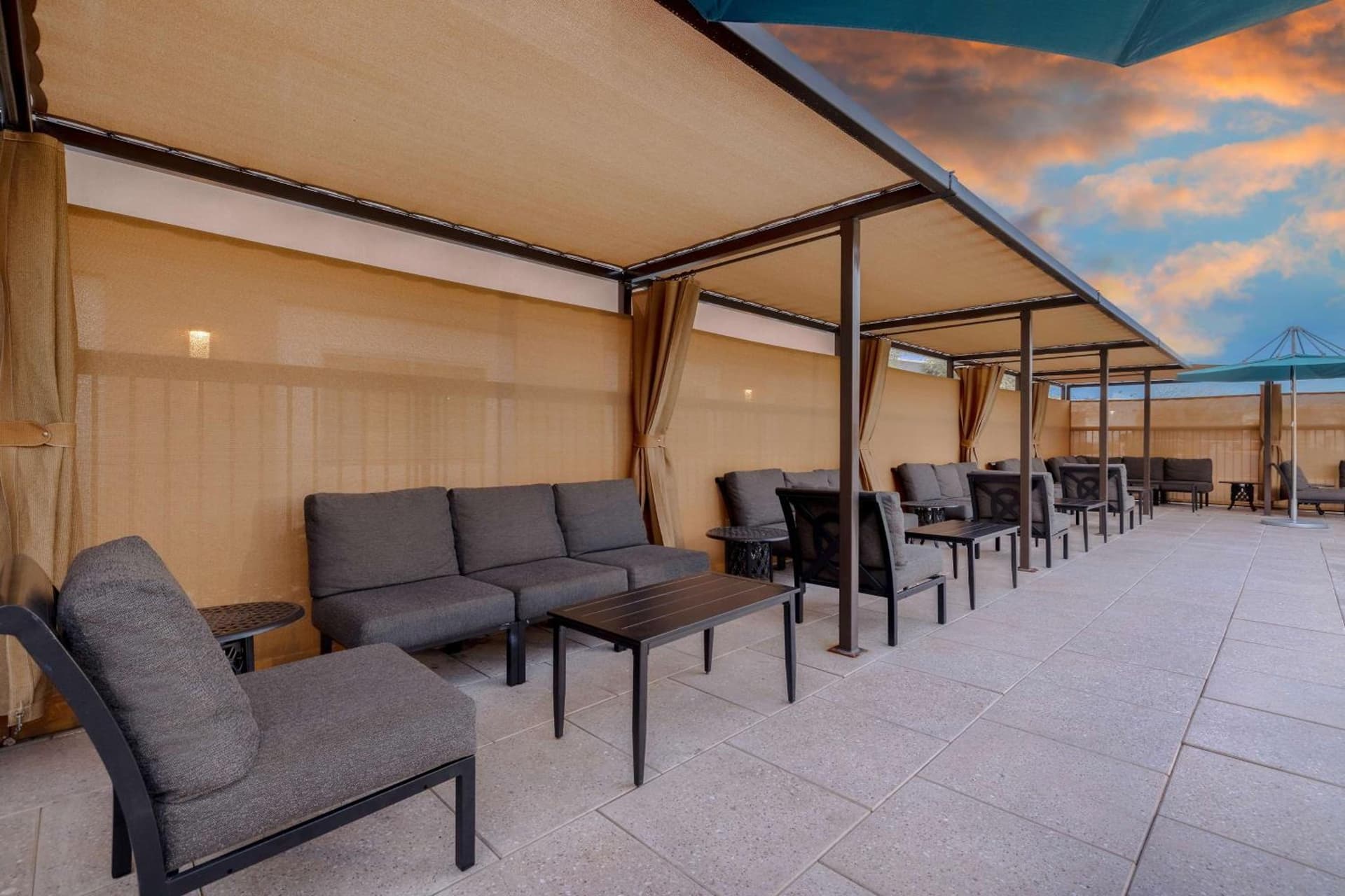 Aiden by Best Western Scottsdale North interior in Scottsdale, AZ — gallery photo 2