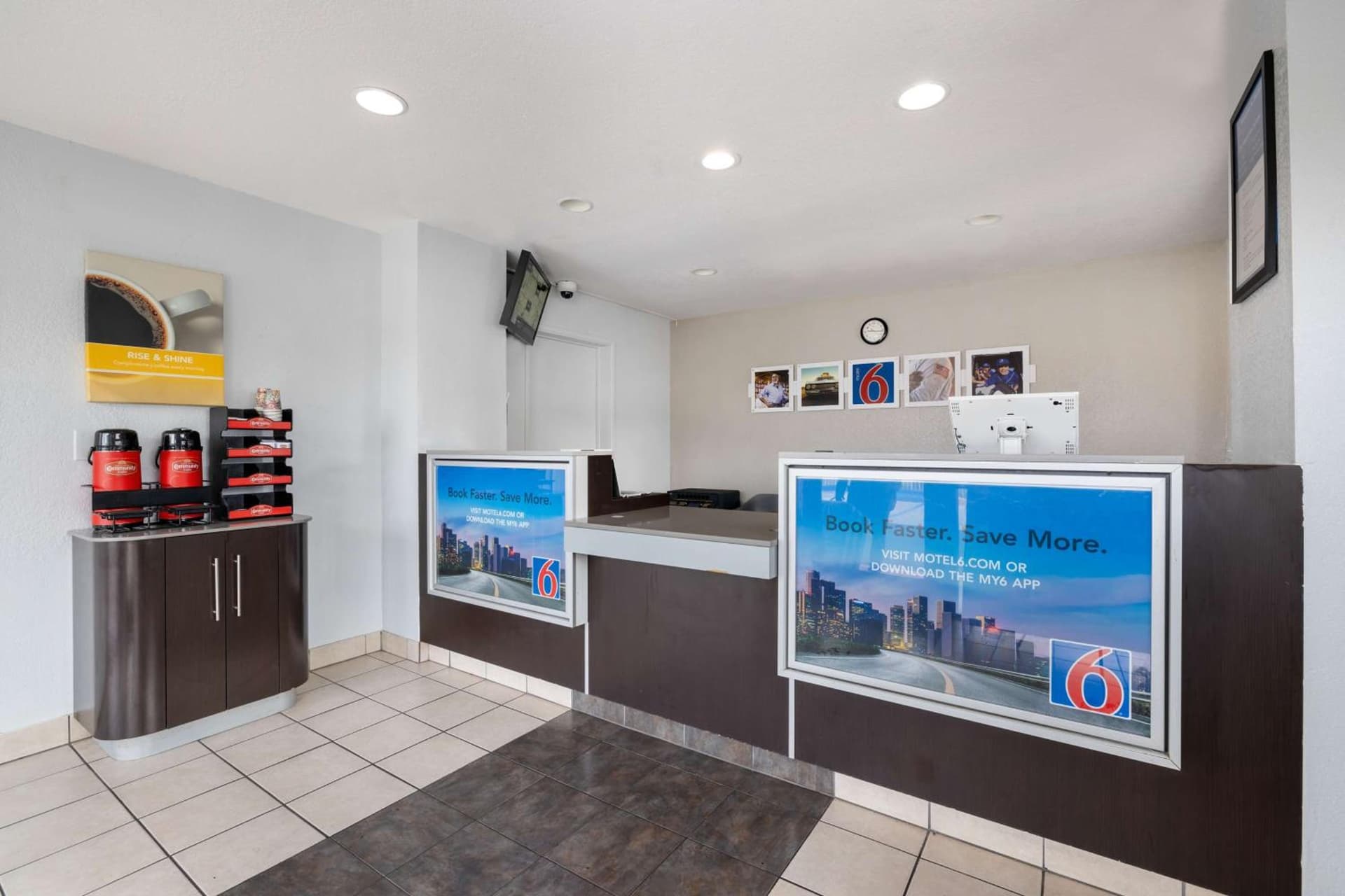 Motel 6-Santa Ana, CA interior in Santa Ana, CA — gallery photo 2
