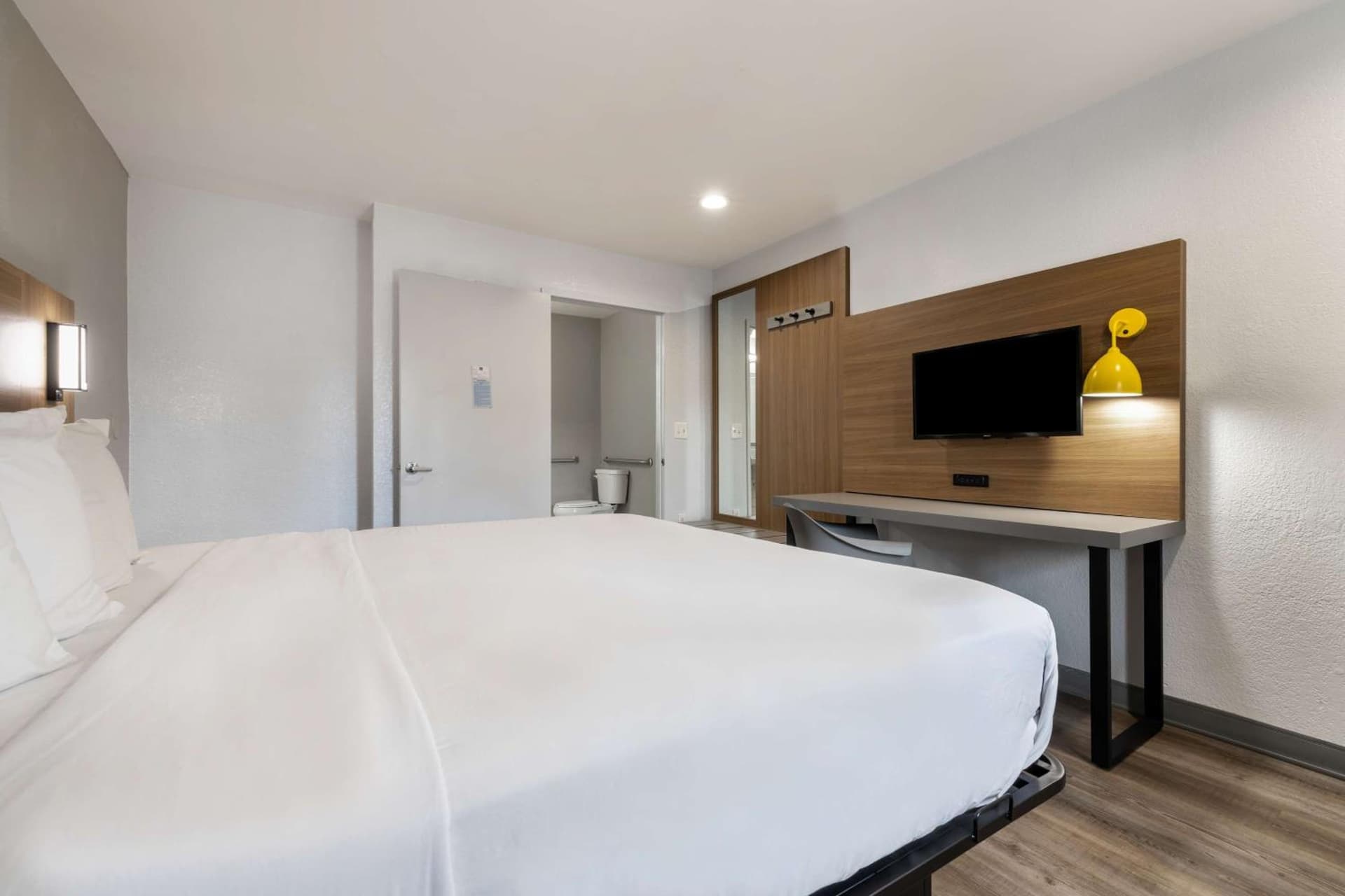Motel 6-Santa Ana, CA gallery photo in Santa Ana, CA — image 12