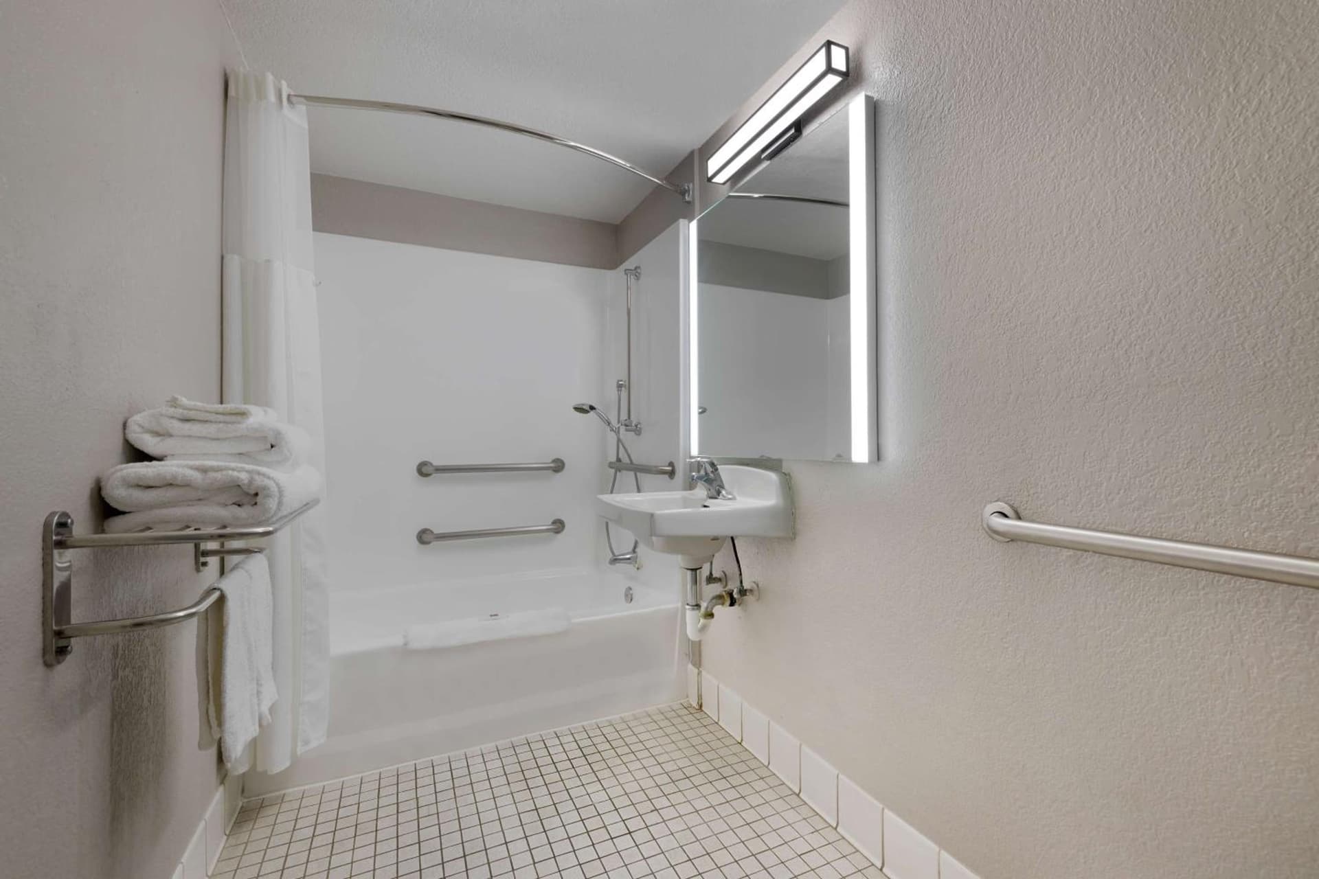 Motel 6-Santa Ana, CA gallery photo in Santa Ana, CA — image 70