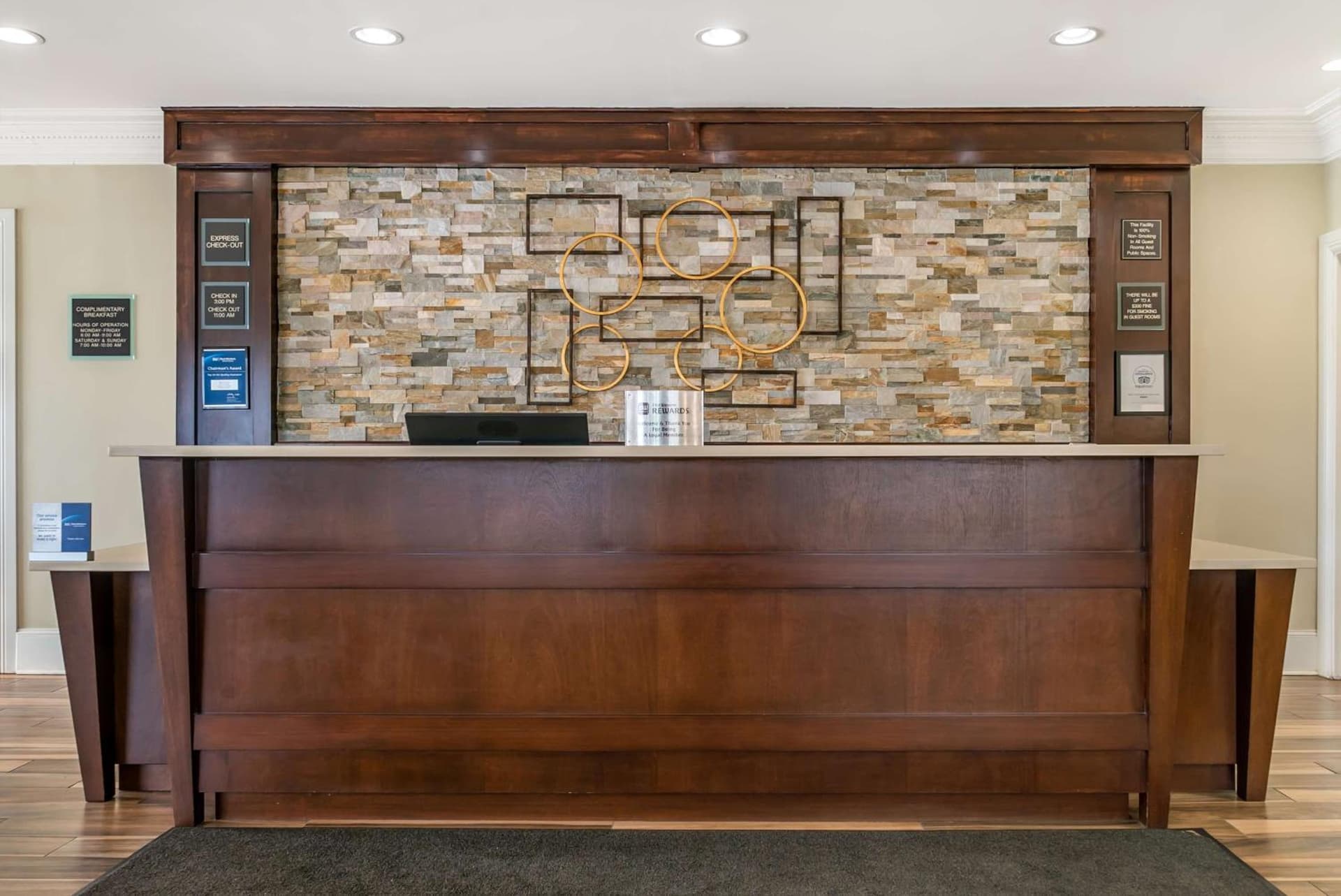 Best Western of Hartland interior in Hartland, MI — gallery photo 2