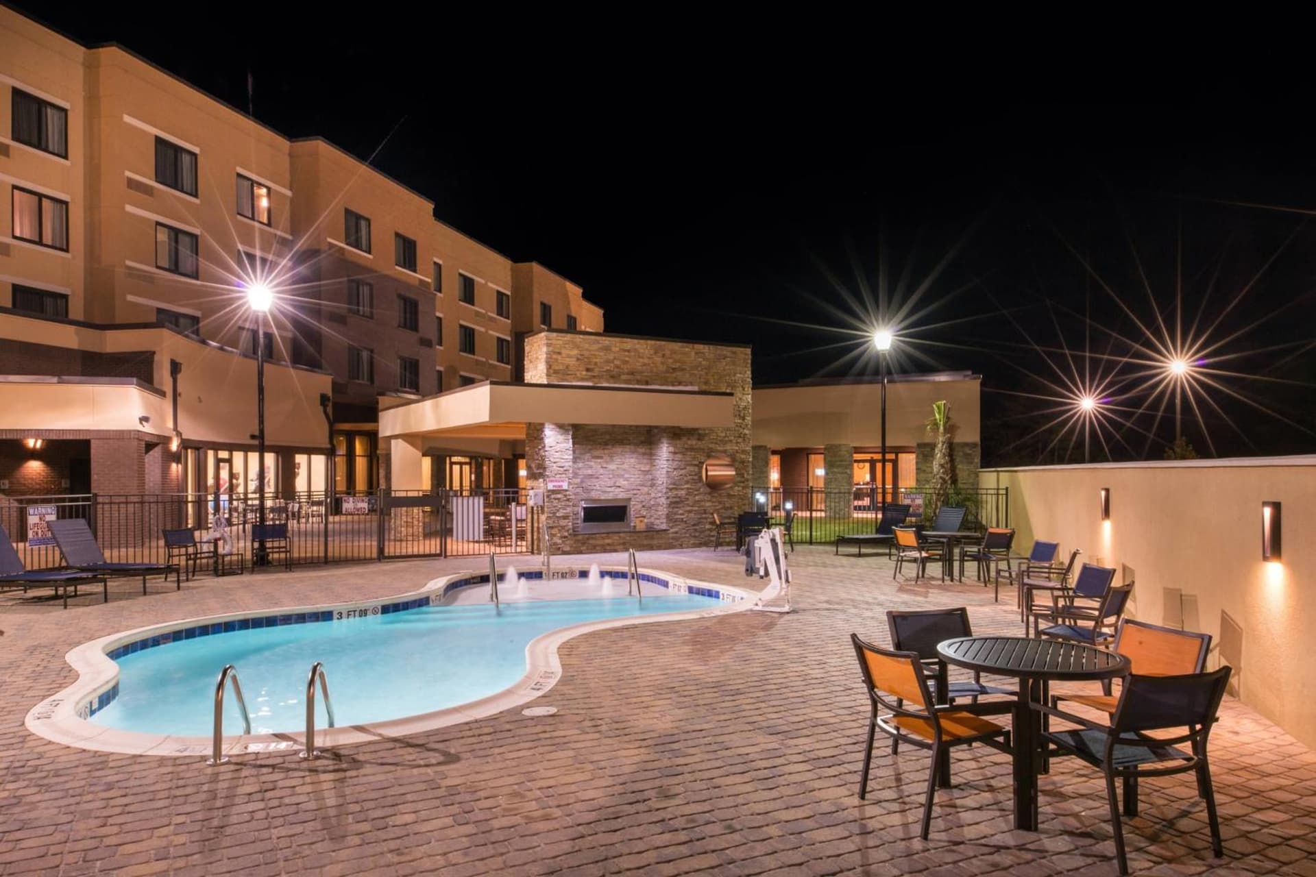 Courtyard by Marriott Jacksonville gallery photo in Jacksonville, NC — image 19