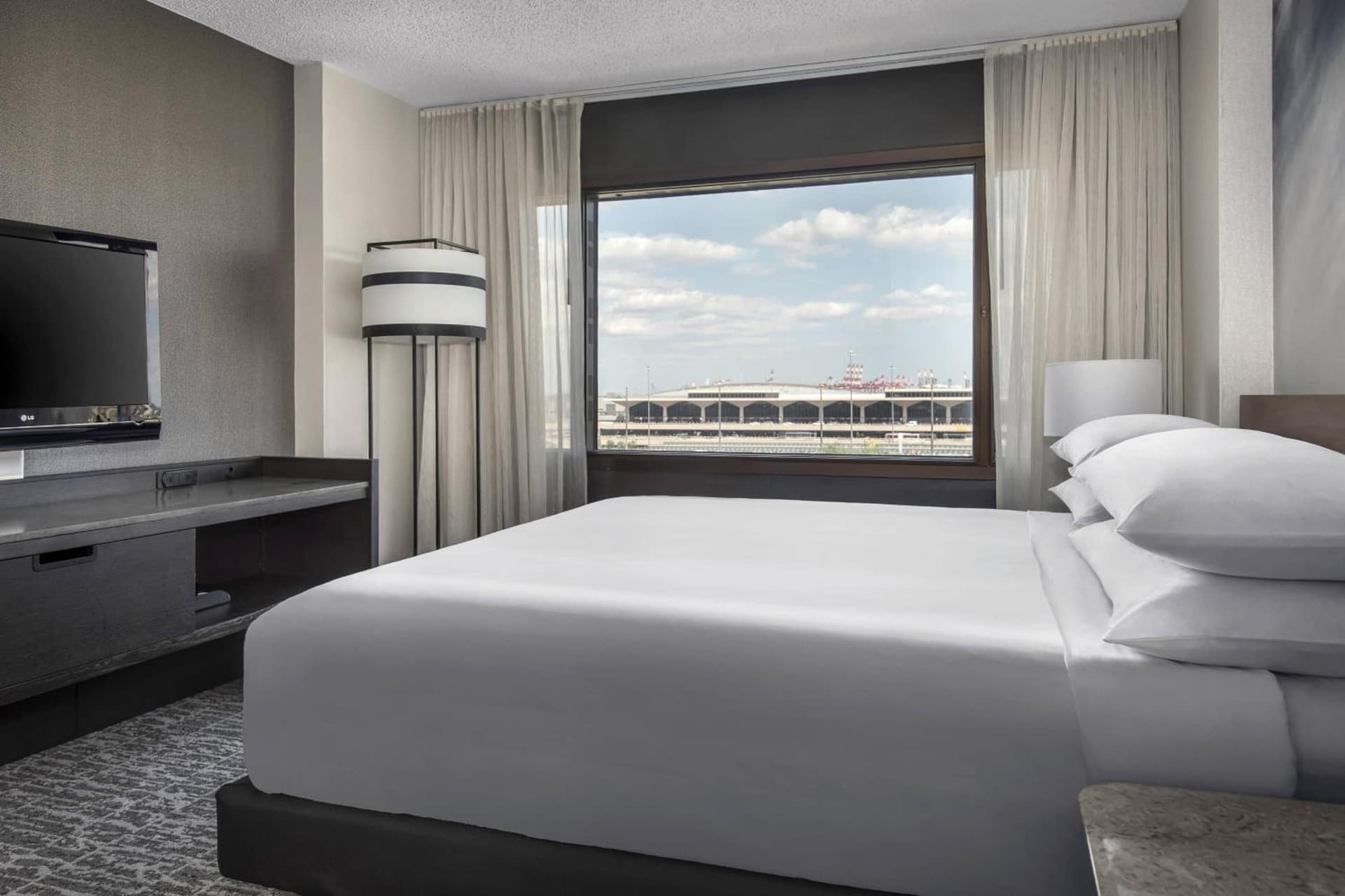 Newark Liberty International Airport Marriott gallery photo in Newark, NJ — image 27