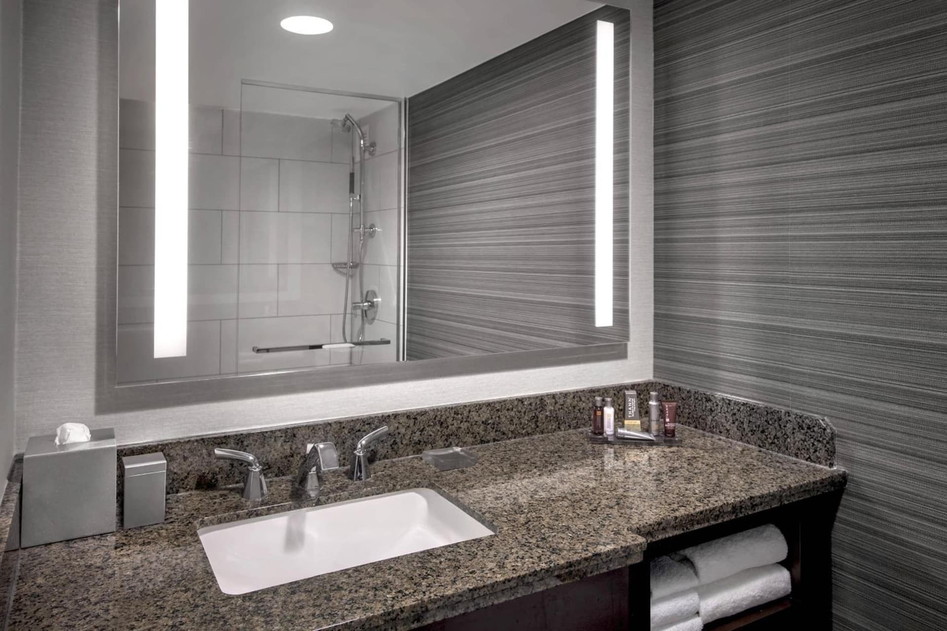 Newark Liberty International Airport Marriott gallery photo in Newark, NJ — image 31